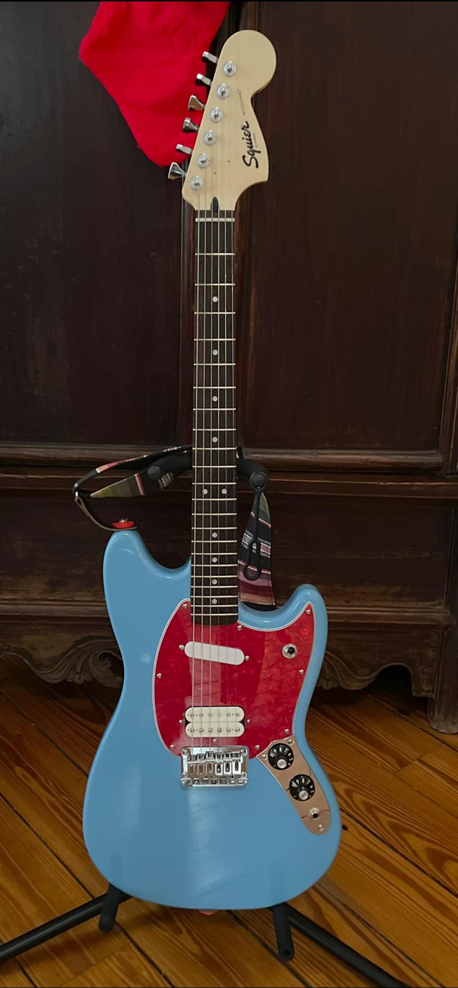 Squier Sonic Mustang mod with Q Pickups and custom electronics