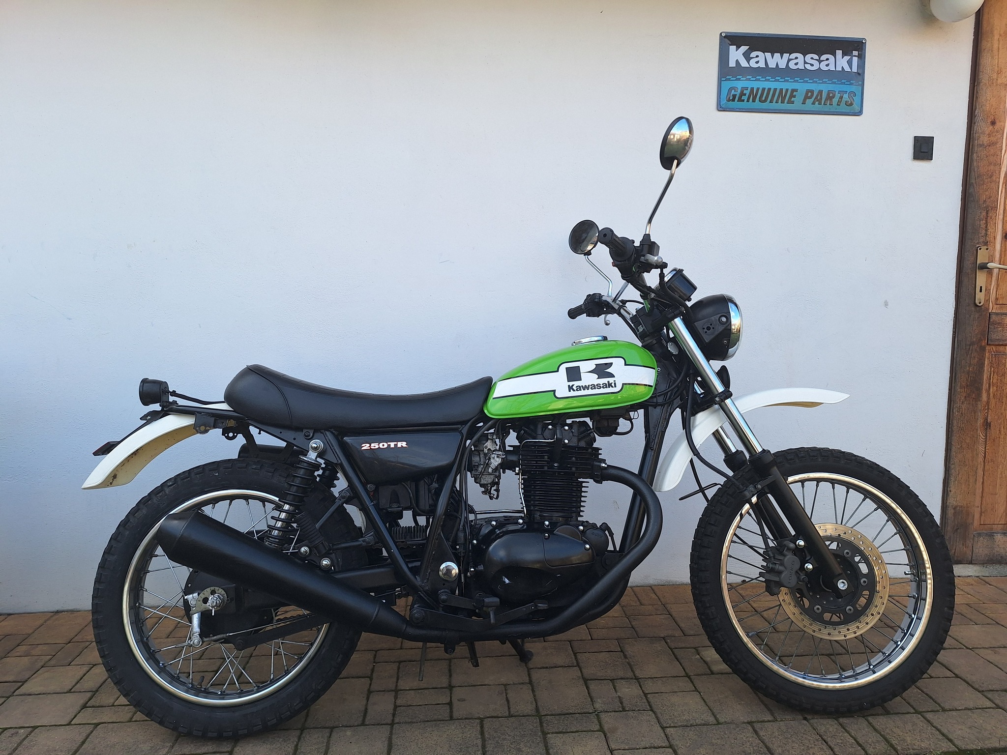 Kawasaki TR 250 production label photo needed