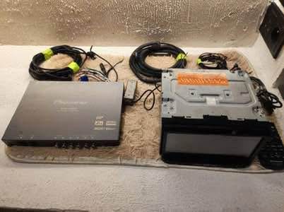 For sale complete set: - Pioneer DEQ P7650 DSP Processor