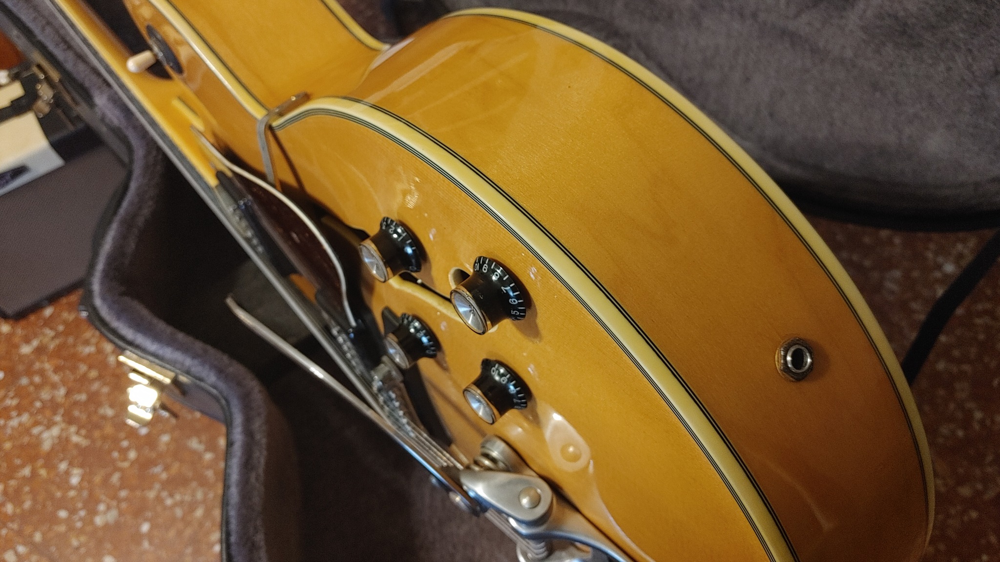 Epiphone Broadway Custom/Na P90 Bigsby