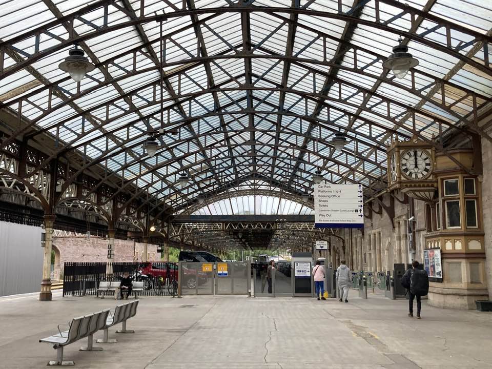 Disused Stations | These disused platforms at Perth station in Scotland ...