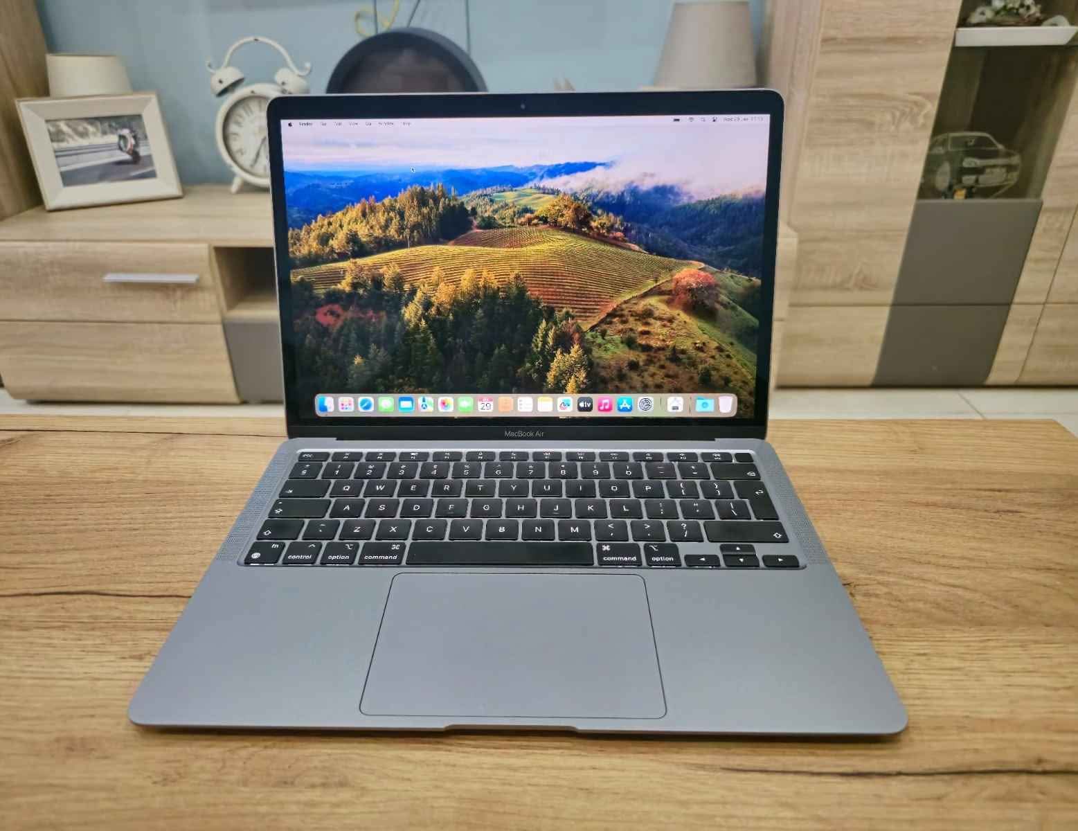 新品バッテリー MacBook Pro SSD250GB 8GB Sonoma 新品バッテリー