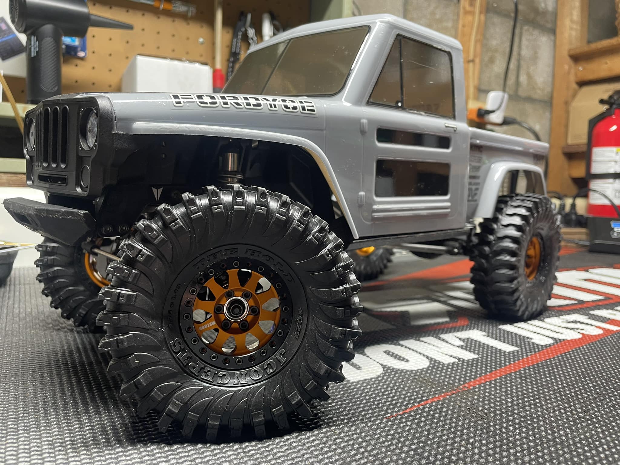 Mounted some JConcepts The Hold along with the new Injora green