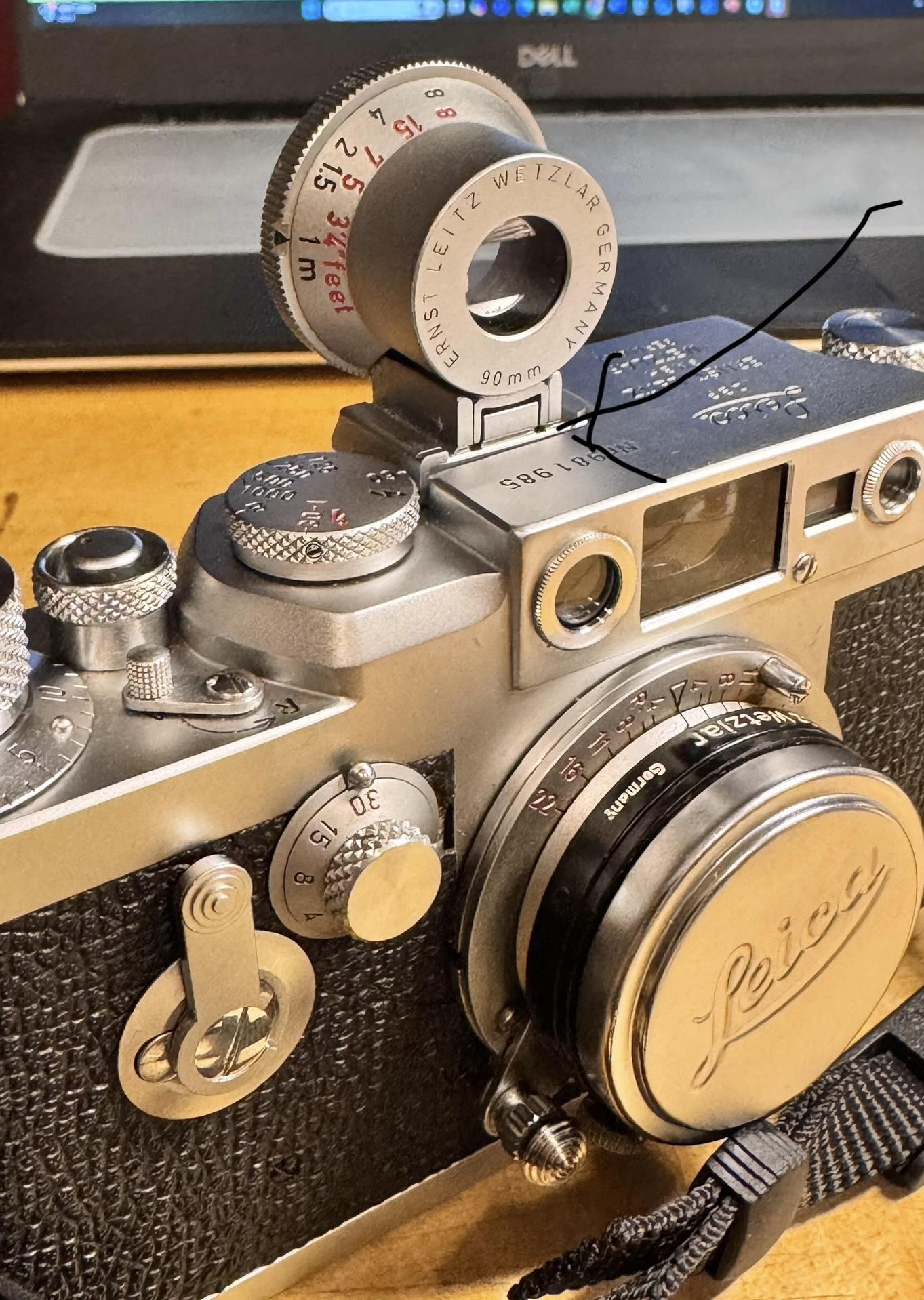 How to use Leica 90mm external viewfinder on Leica IIIG camera?