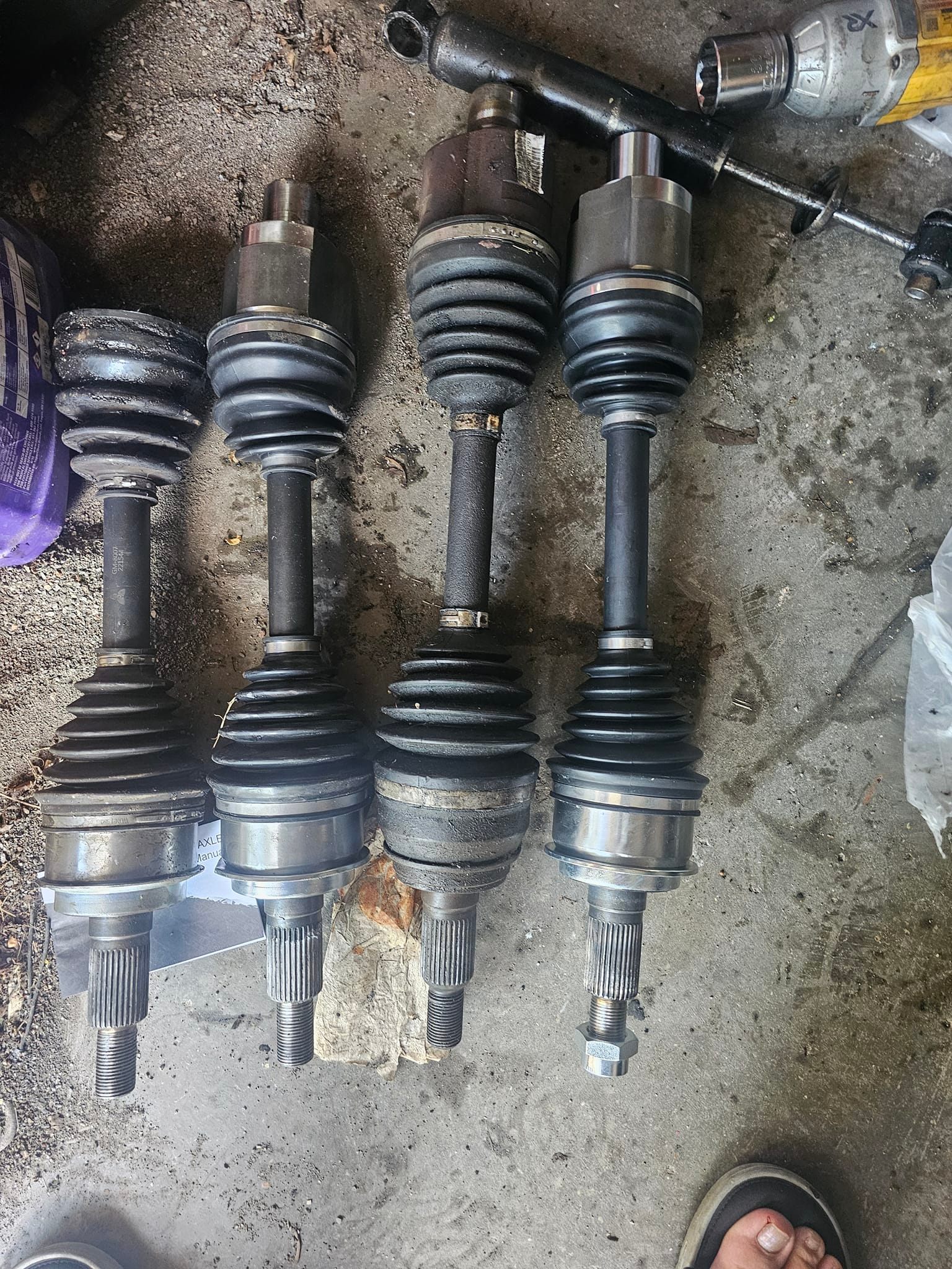 What is the correct cv shaft for a 02 Astro van awd?