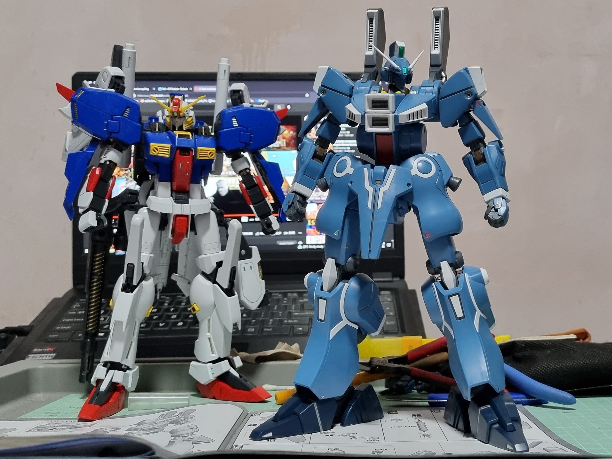 Gundam Sentinel Ex-S and Mark V models in 3D