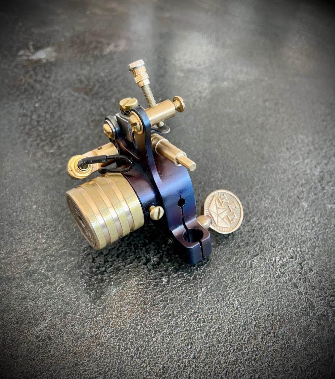 Machine à Tatouer Rotative KEA Hybrid Universalis - Neuf, Garantie à Vie, Bois