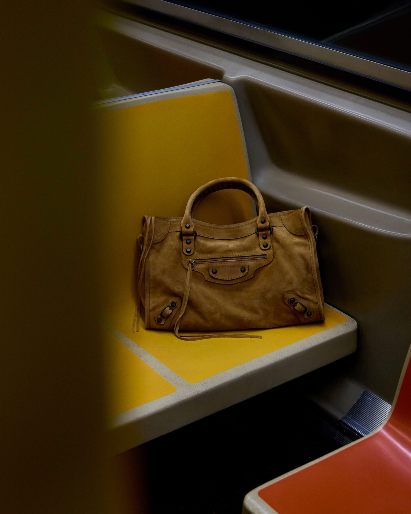 Instantly recognizable and endlessly cool, the Le City bag from 
