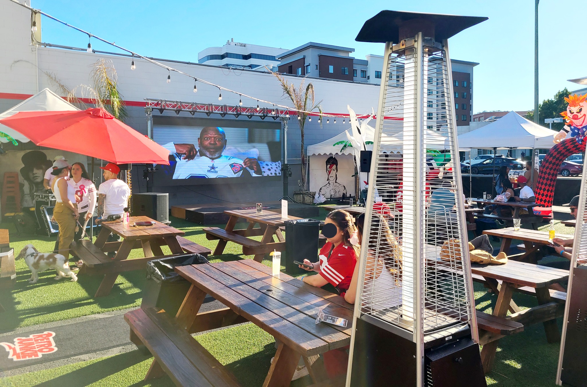 49ers patio umbrella 9 Ft Cinzano Market Bring the picnic to the tailgate with the San Francisco 49ers Red Picnic Table w/Umbrella 49ers watch party with outdoor