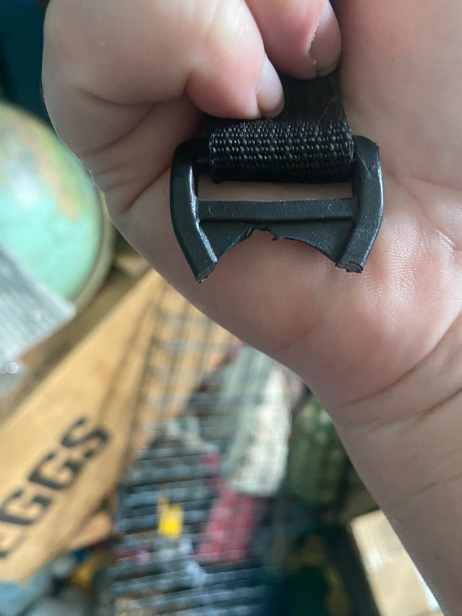 jansport backpack replacement buckle Diy Repair Kit Our side release field repair buckle with removable pin is designed to permanently repair broken buckles using just a screwdriver Diy Repair Kit - Black