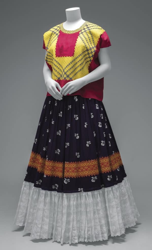frida kahlo blue dress Dresses which belonged to Kahlo. Exhibition in Brooklyn Museum, New York 25 inches The model Color: White/Ivory Marbella Cotton Racerback Tank Color:Black With Off White