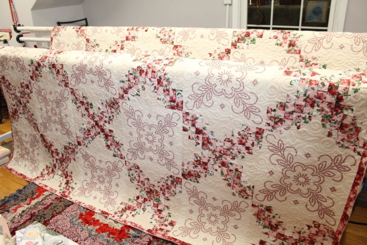 Hanging Gardens quilt with Essence of Pearl purple jelly roll