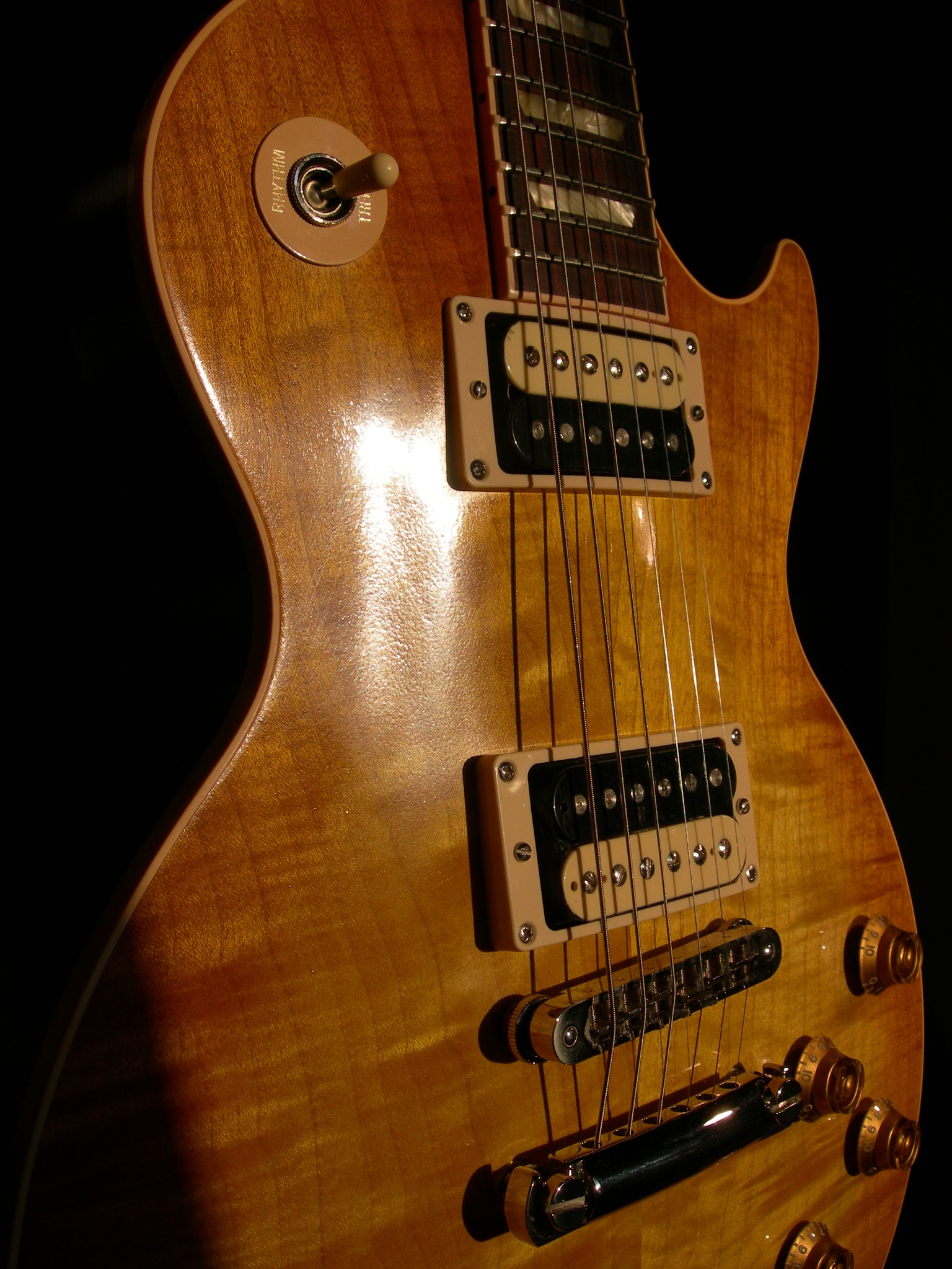 What to know about 2005 Gibson Les Paul faded