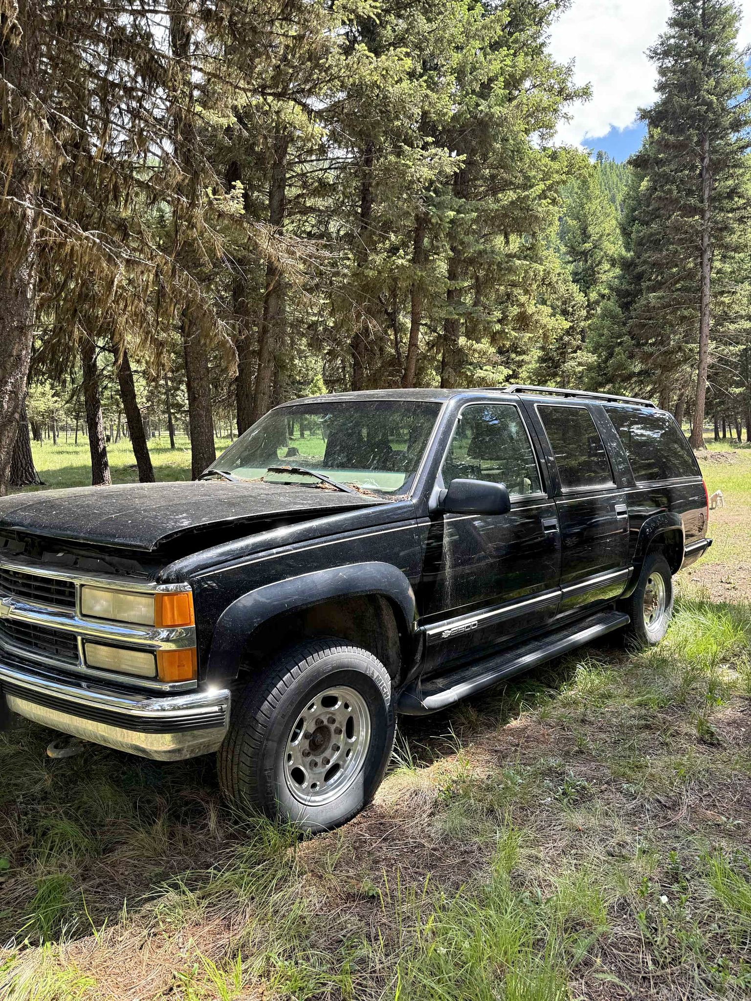 1998 Chevrolet Suburban 2500 · Sport Utility - Cars & Trucks - Missoula