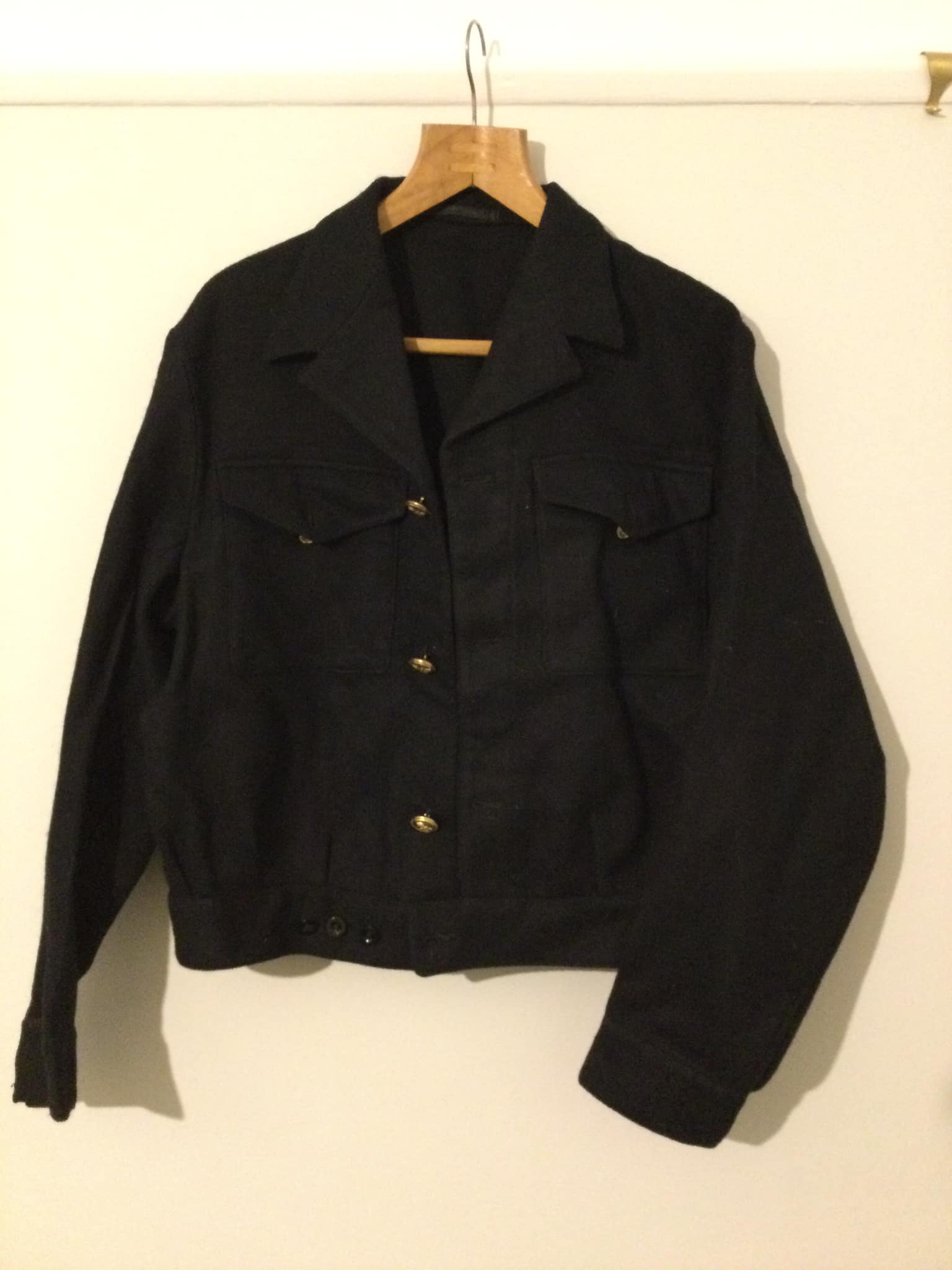 Help needed! Would any know the era of this “blouse” Royal Navy 