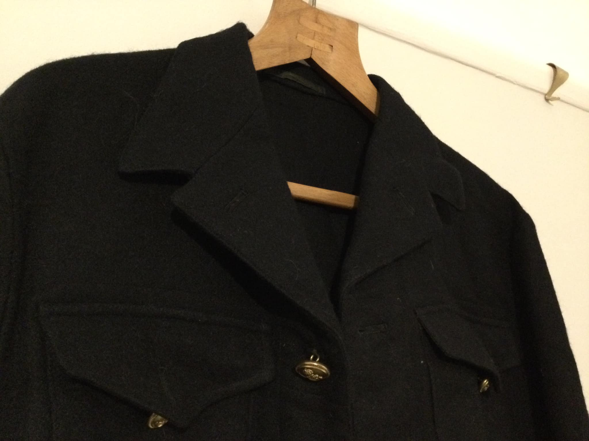 Help needed! Would any know the era of this “blouse” Royal Navy 