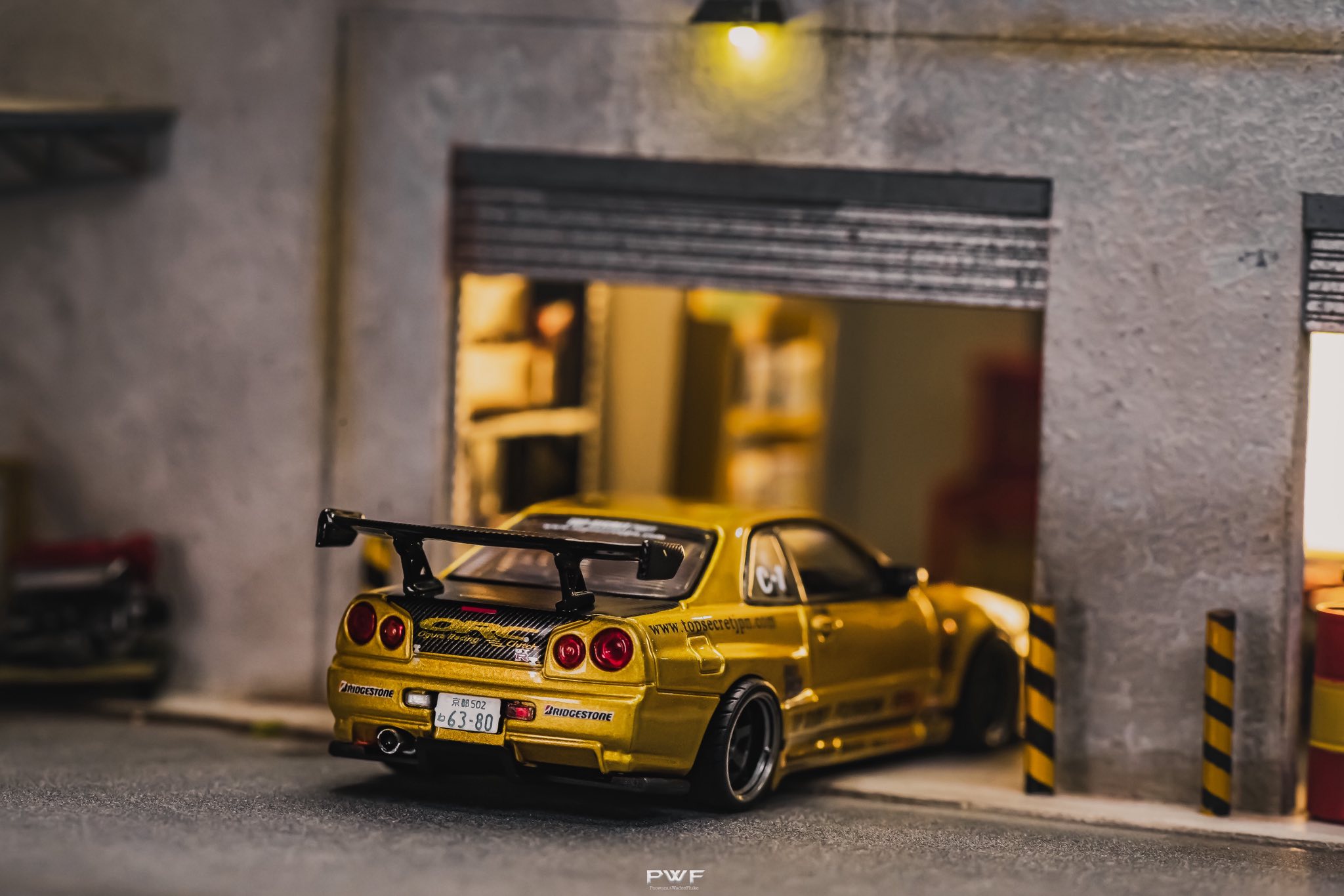 TopSecret Nissan GTR R34 model with TE37 wheels
