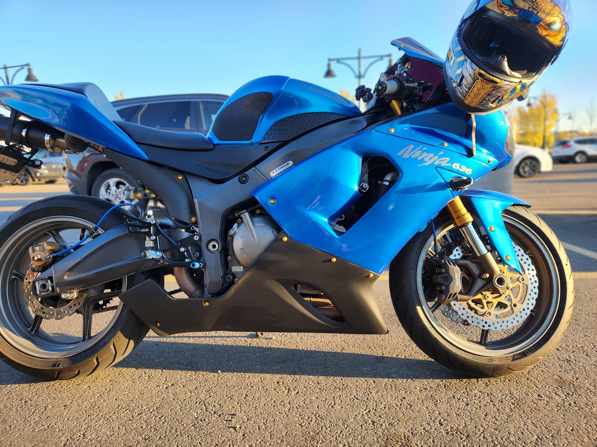 Hi, thanks for the add, here is my ZX9R F2P reg in 2004.