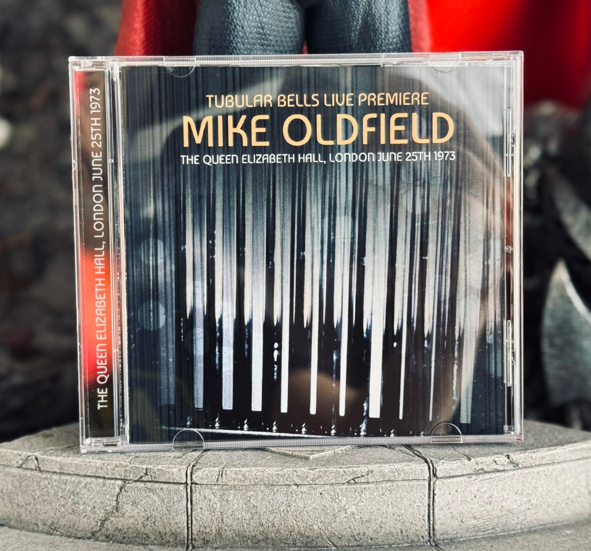 Just received today, June 25 ? TUBULAR BELLS LIUE PREMIERE MIKE 