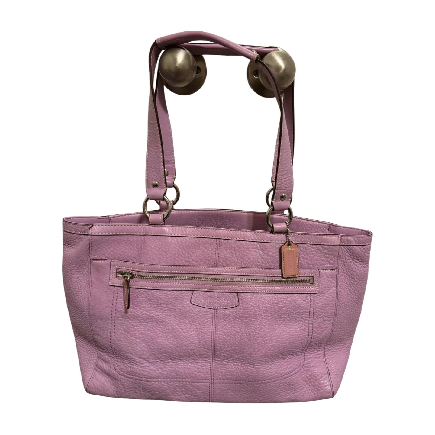This bag is a vintage Coach Hamptons Leather Tote, often referred 