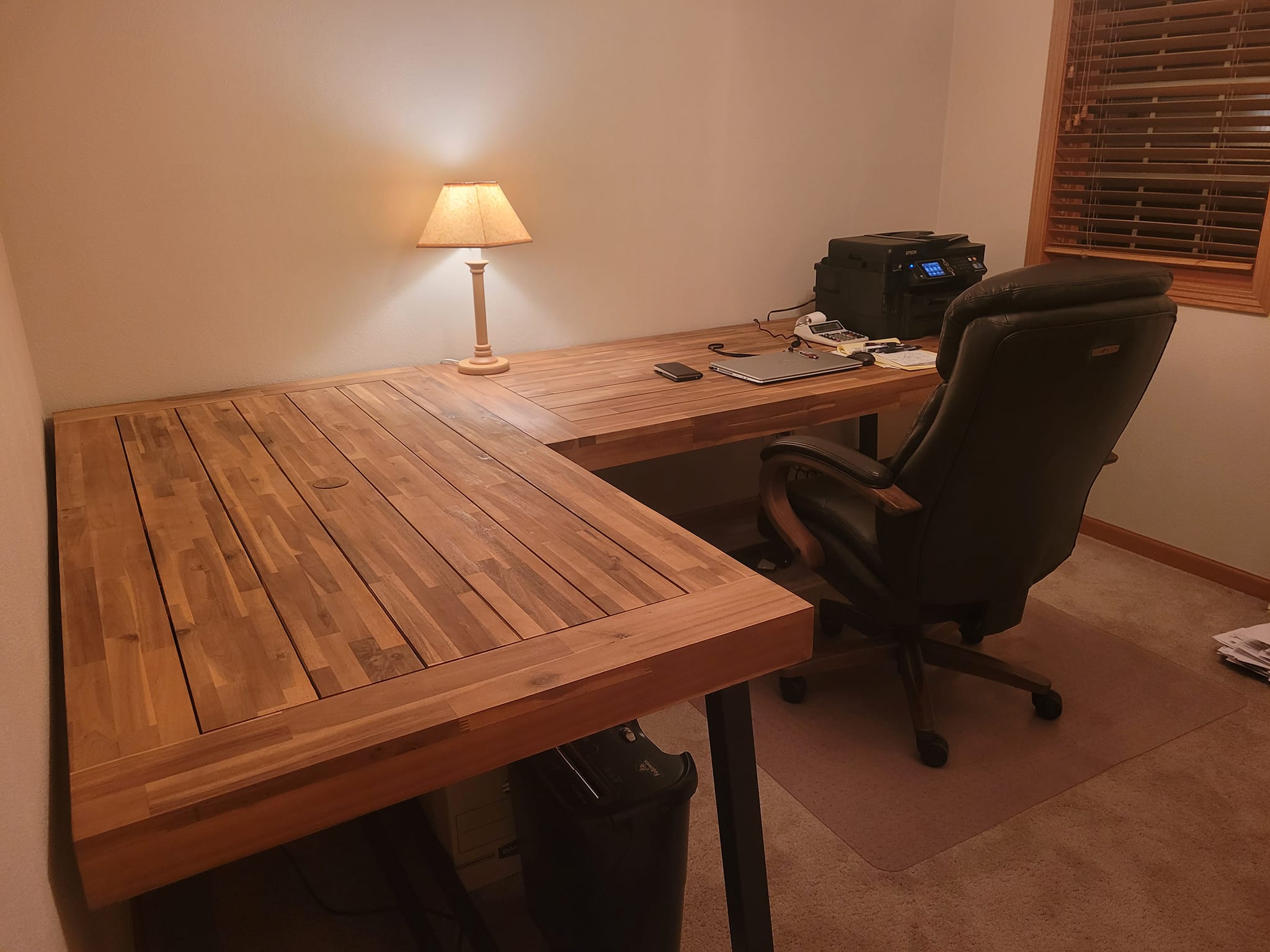DIY L-shaped desk ideas for home office setup