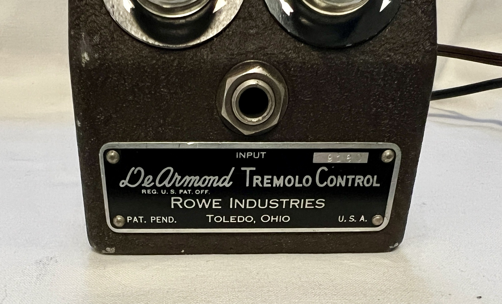 DeArmond Tremolo Control Vintage Guitar Effect Pedal
