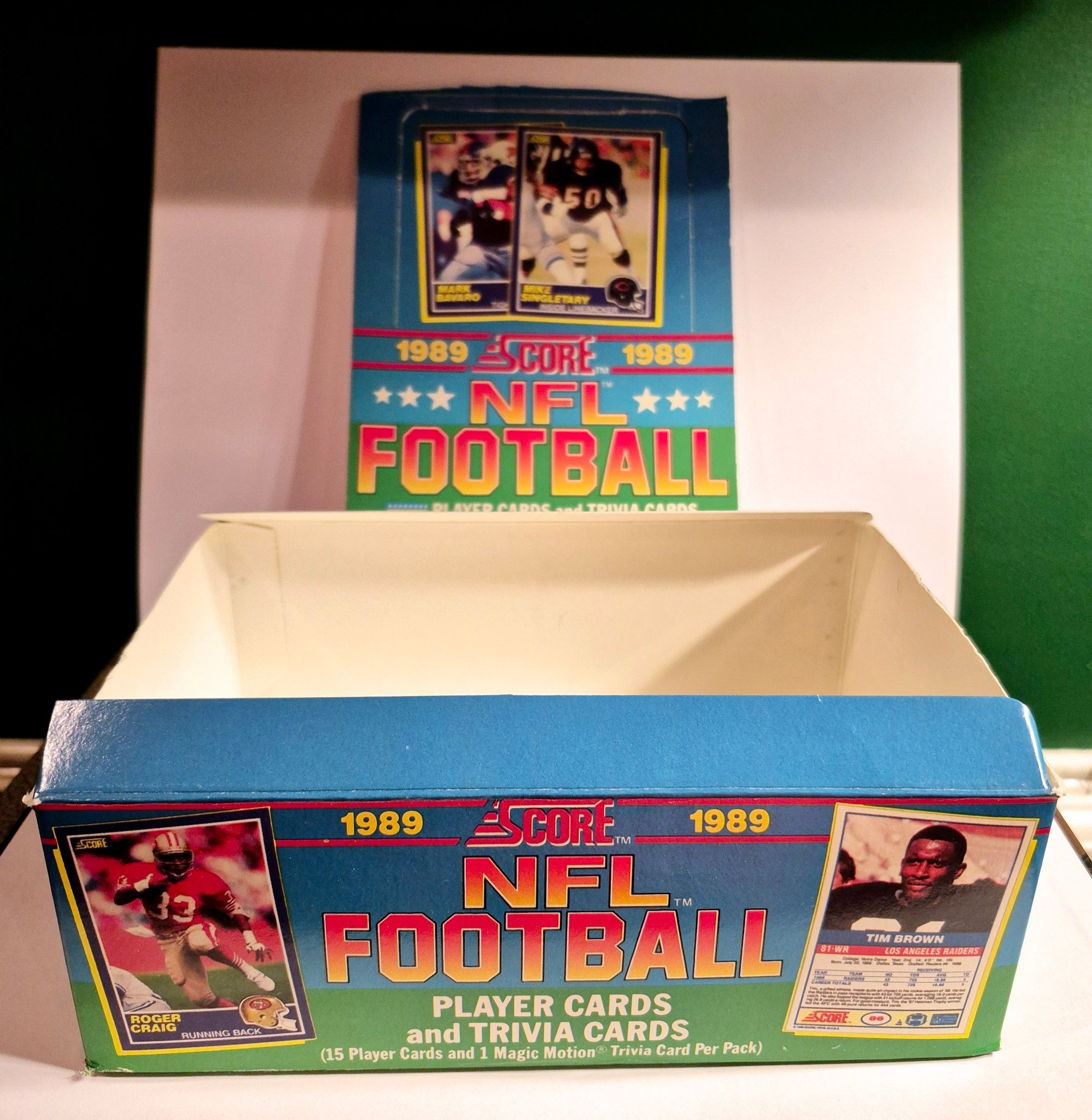 Opening a 1989 Score Football Cards Box with Valuable Rookie Cards display picture 1