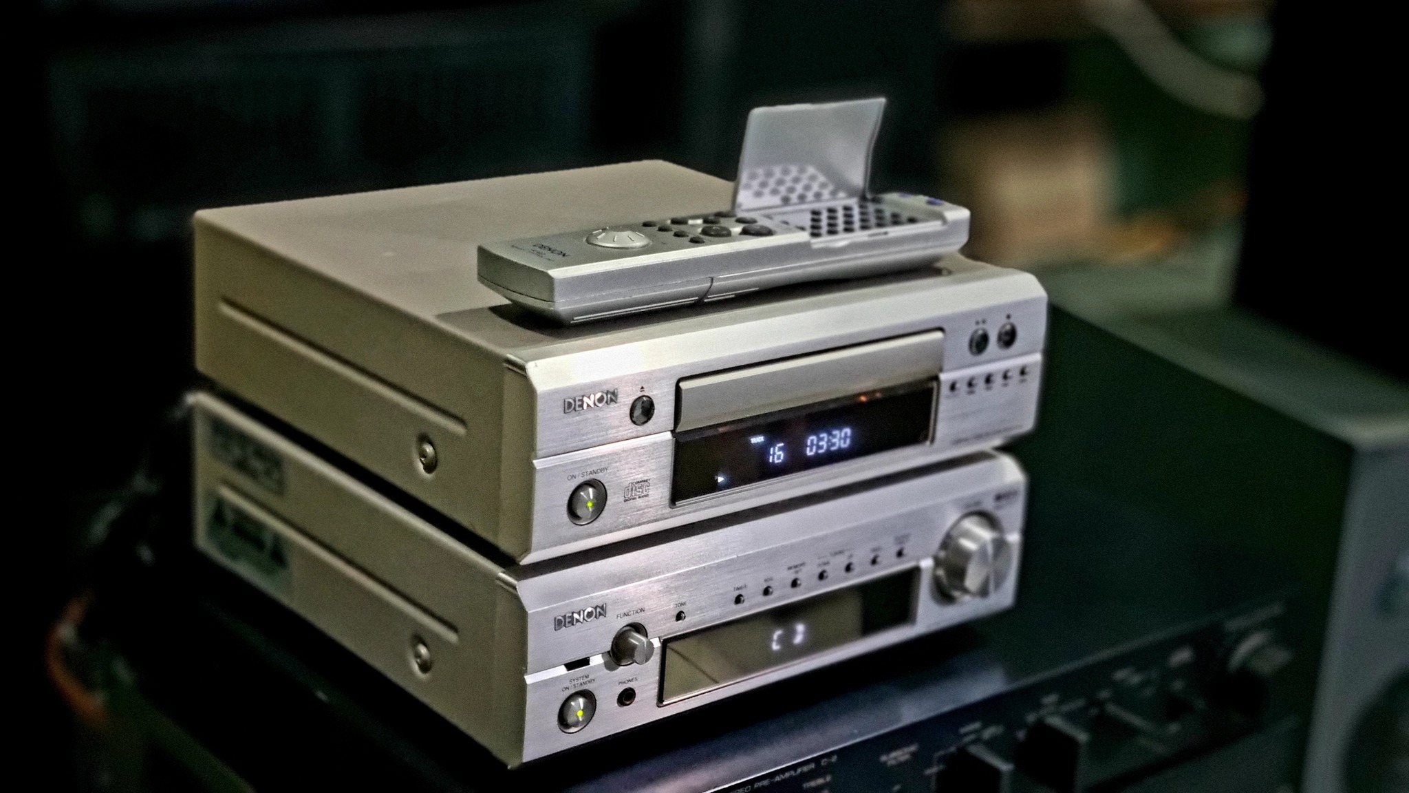 Denon DRA-F101 FM Stereo Receiver. (Phono,CD,DVD,AUX,TAPE,MD, FM