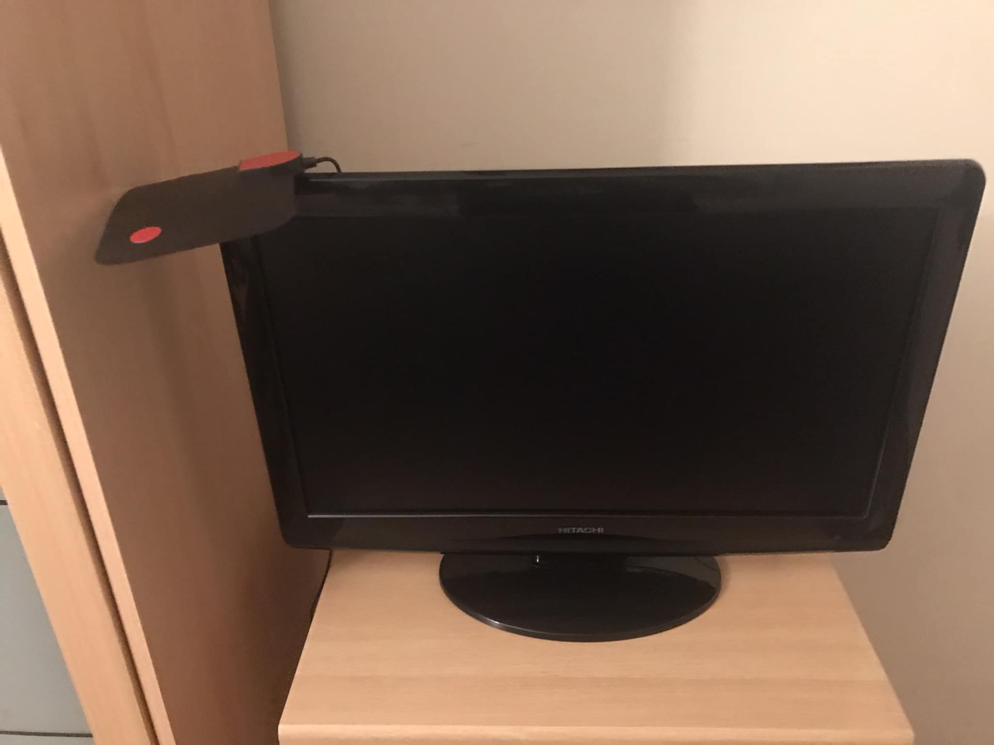 テレビ HITACHI 2006 Hitachi TV with foldable aerial