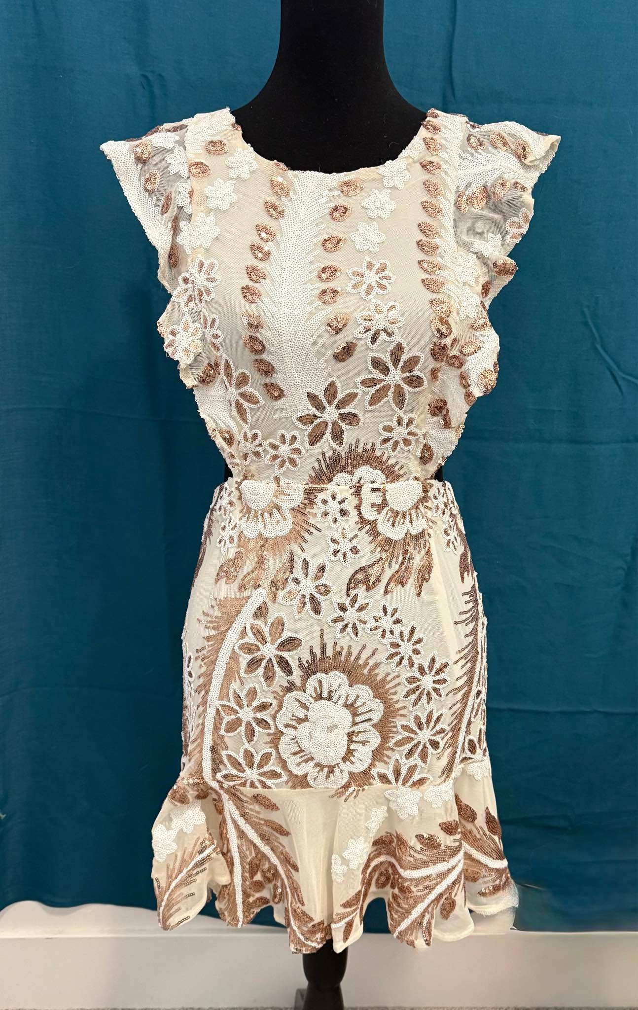 jackie pinafore sequin dress white/gold New no tags, it fitted small on me, it's size 4 Lightweight & Travel-Friendly