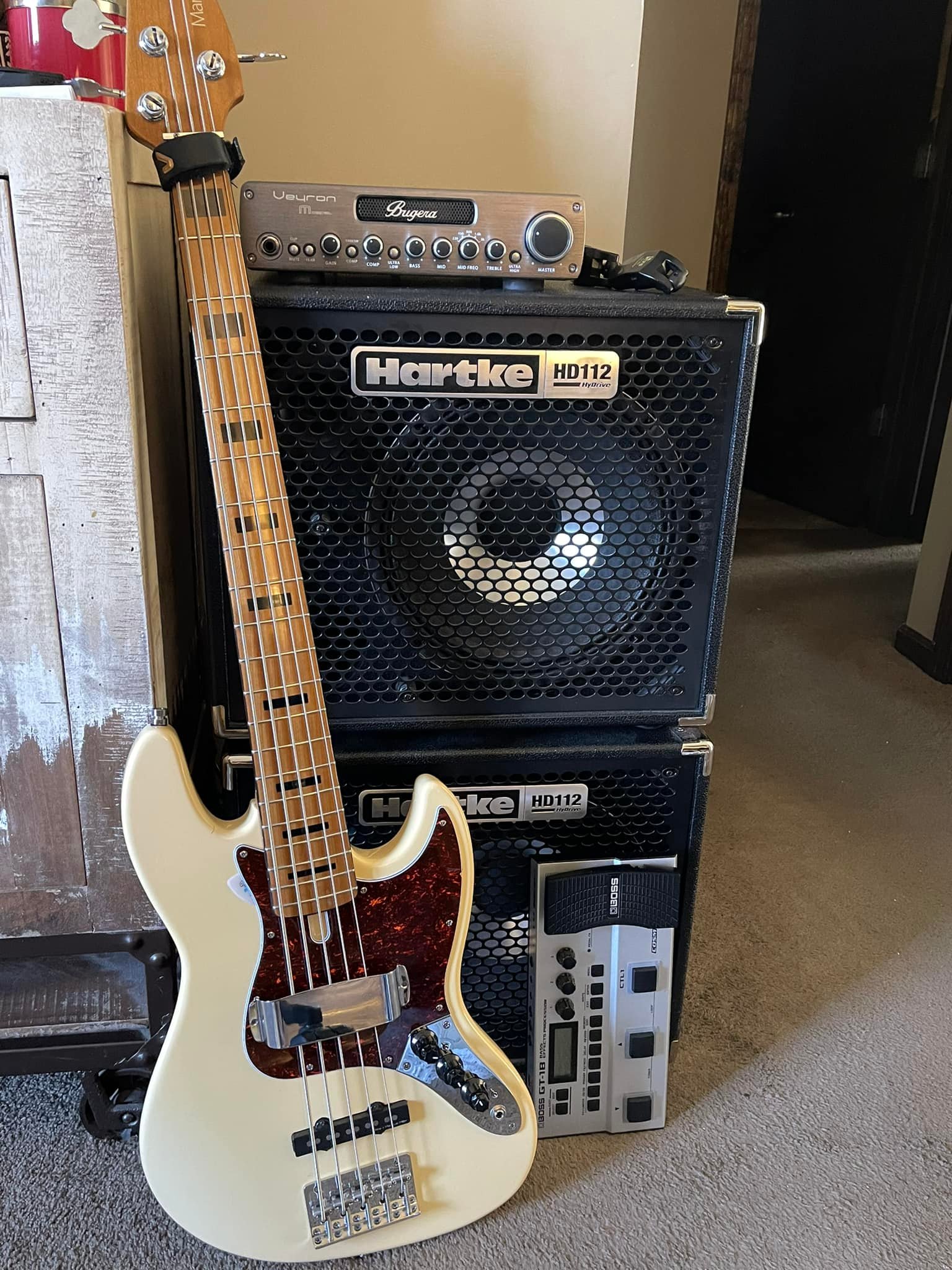 Fitting a John East J-Pro pre-amp into a Sire Marcus Miller V7 bass