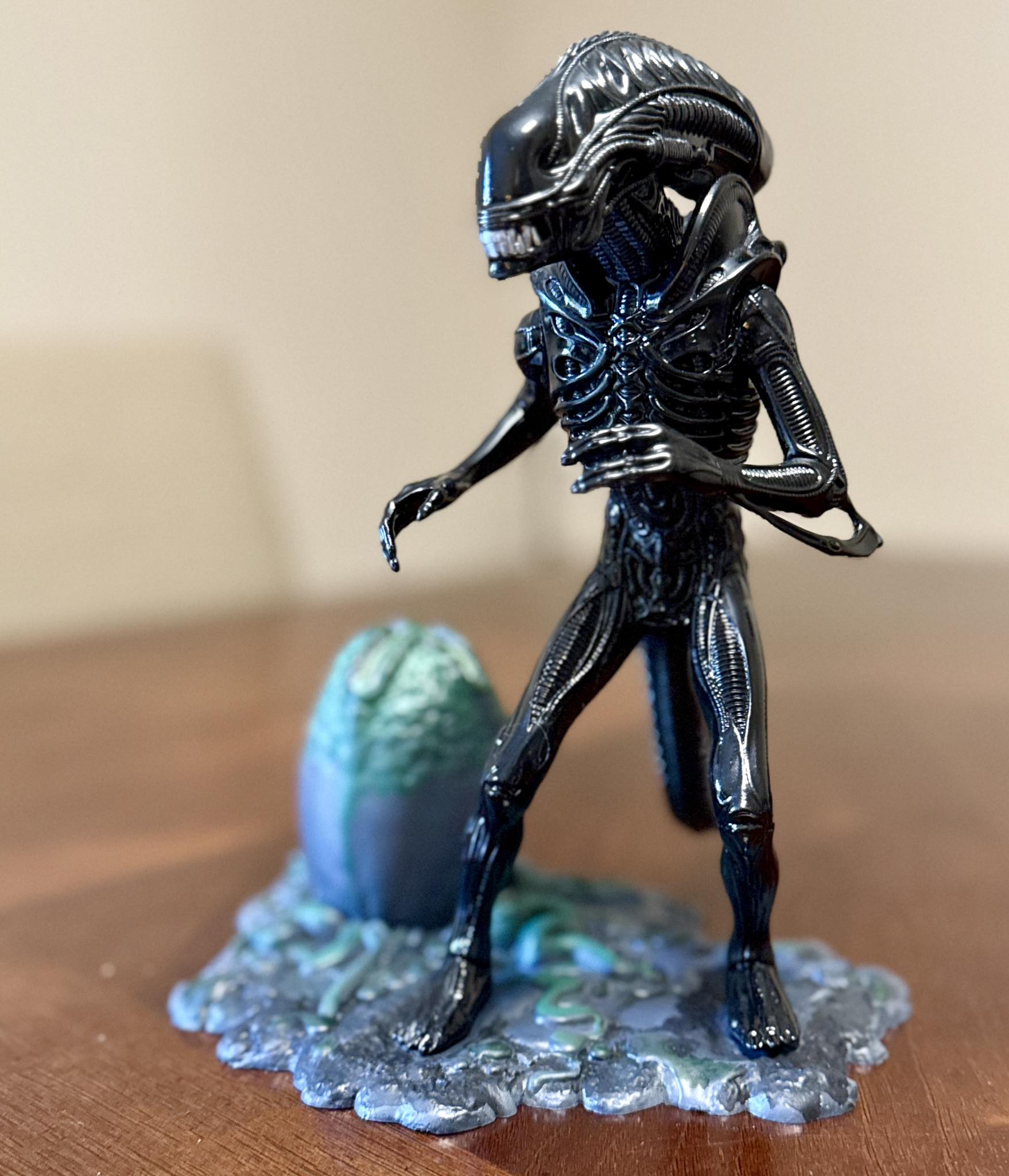 Building Halcyon Alien Warrior model kit for Halloween