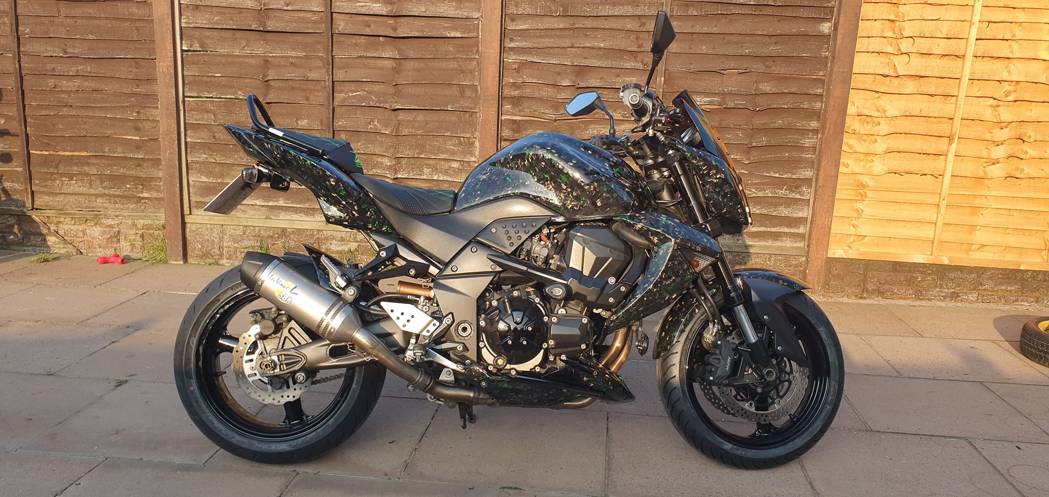 niko☺︎ Finished my custom Kawasaki bike with forged carbon skin