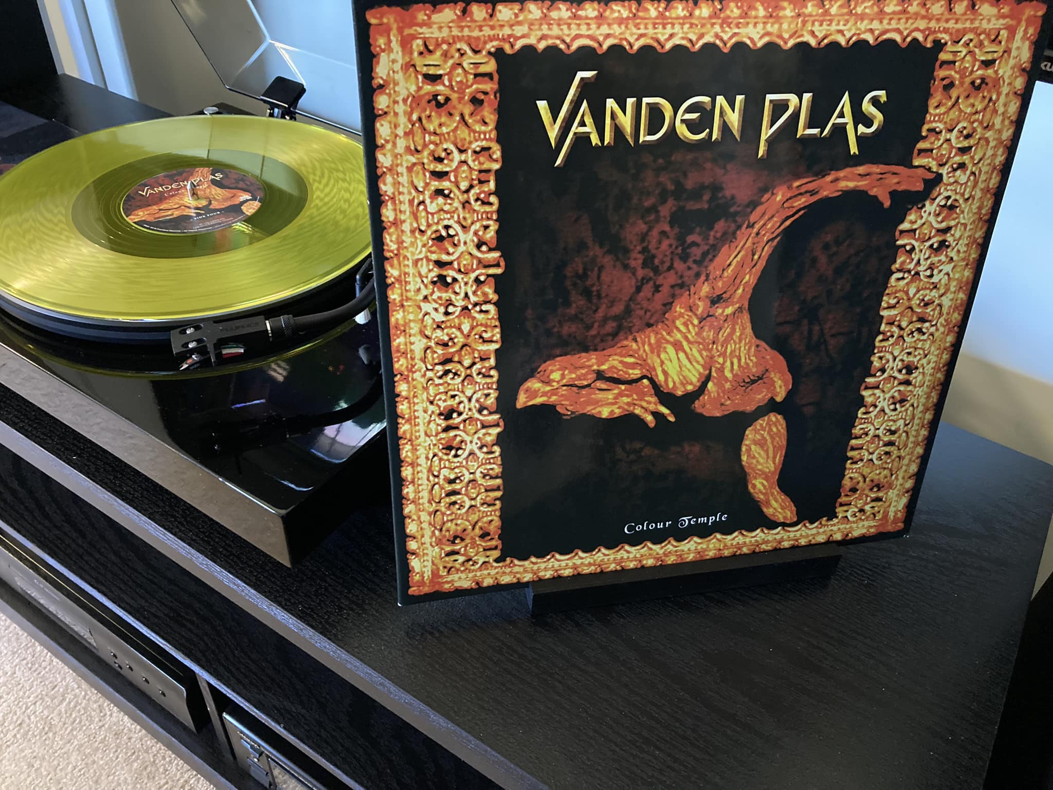Vanden Plas music style and comparisons