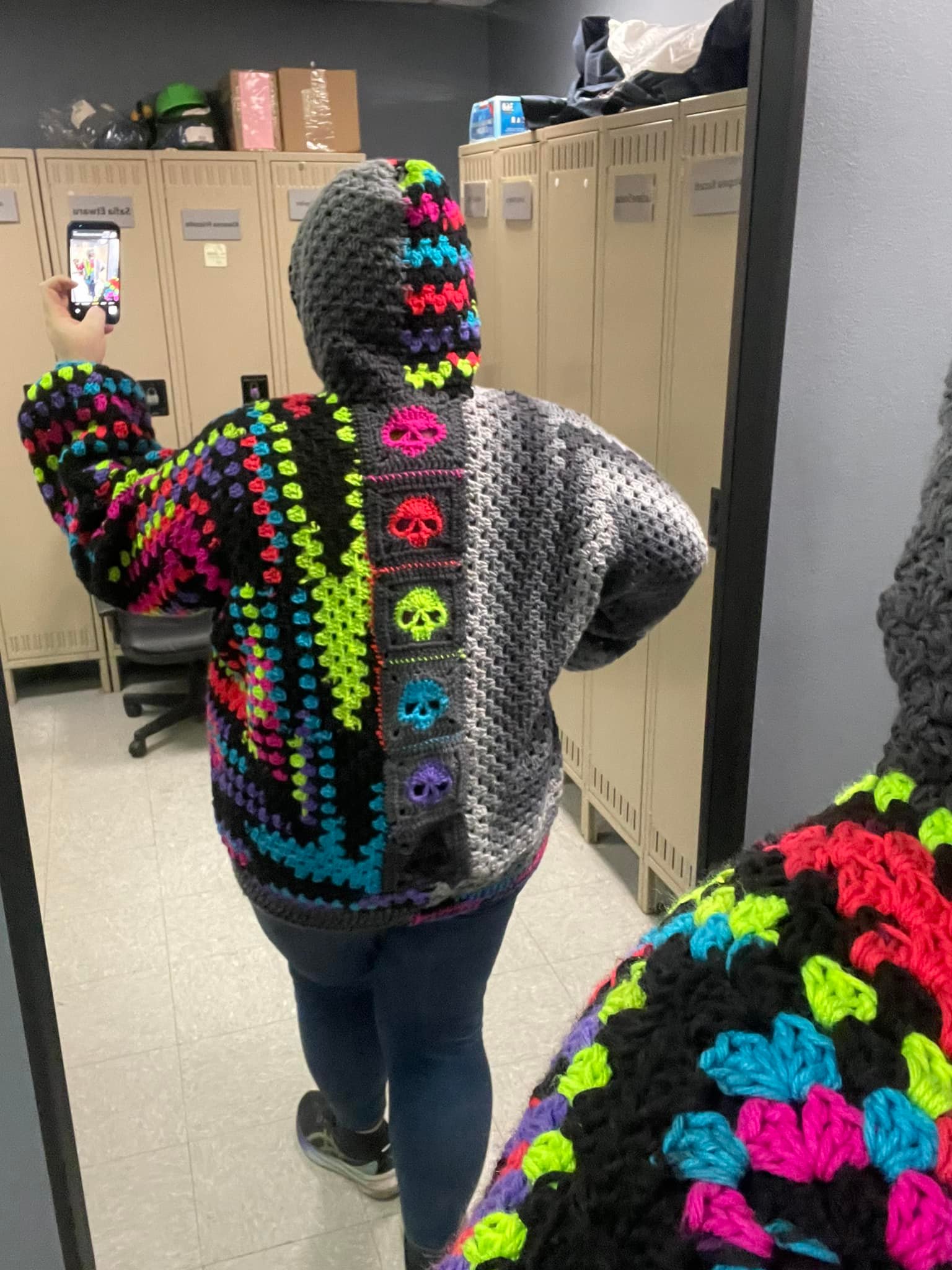 Crocheted hexagon sweater with Red Heart yarn