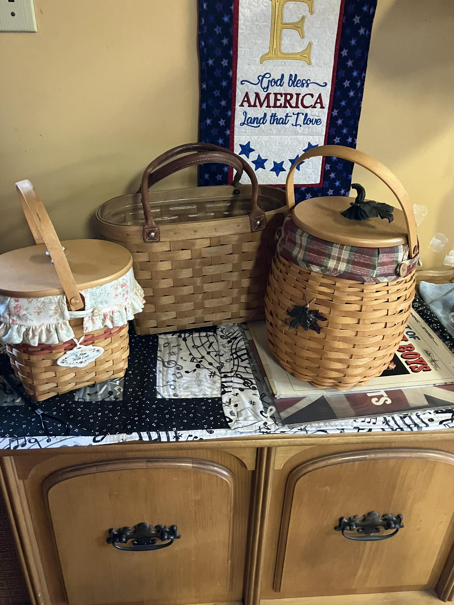 Longaberger Santa Belly Baskets Collection display picture 1