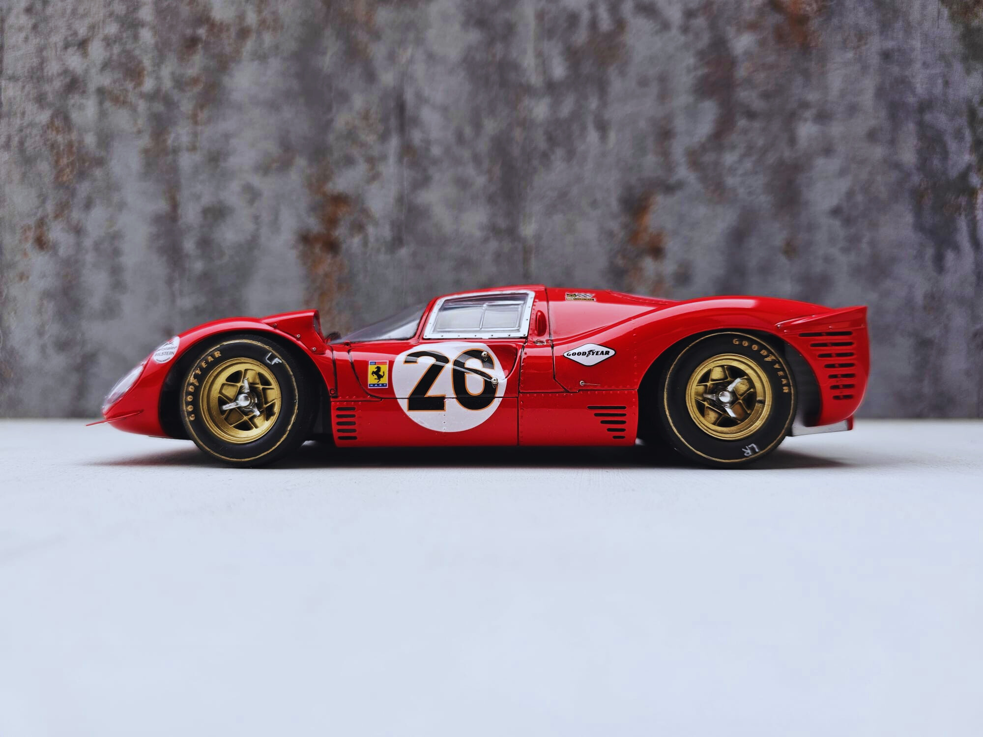 Challenging kit but worth making it. Fujimi Ferrari 330 P4 1/24 + 