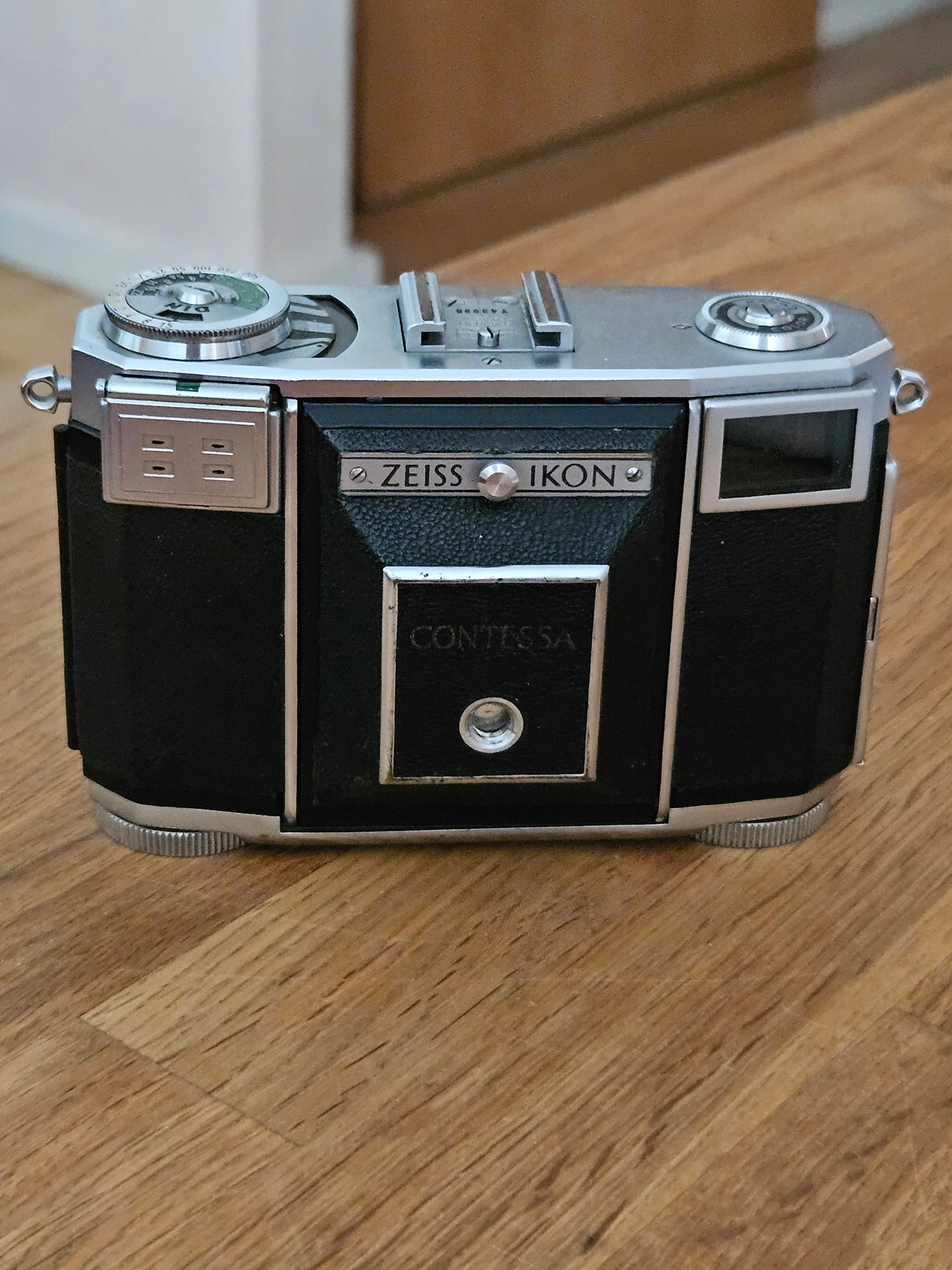 Zeiss Ikon Contessa rangefinder camera still works after 70 years