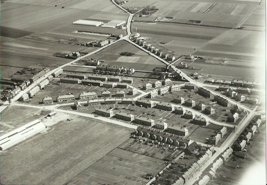 I Grew Up in South West London | View of Singlegate schools, Colliers ...