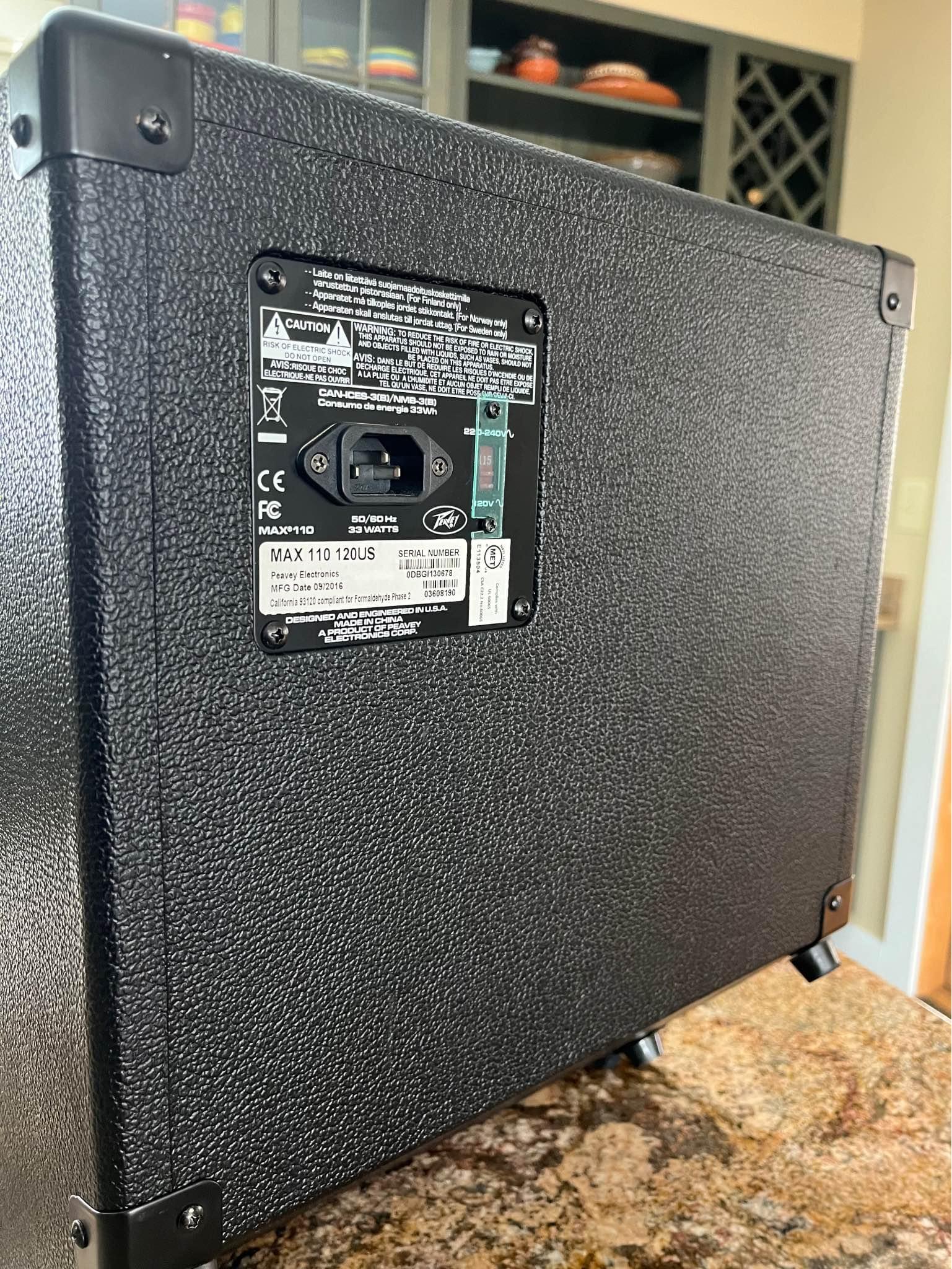 Peavey T-Max two Channel Bass system Bass Amp 1x15 with horn.and