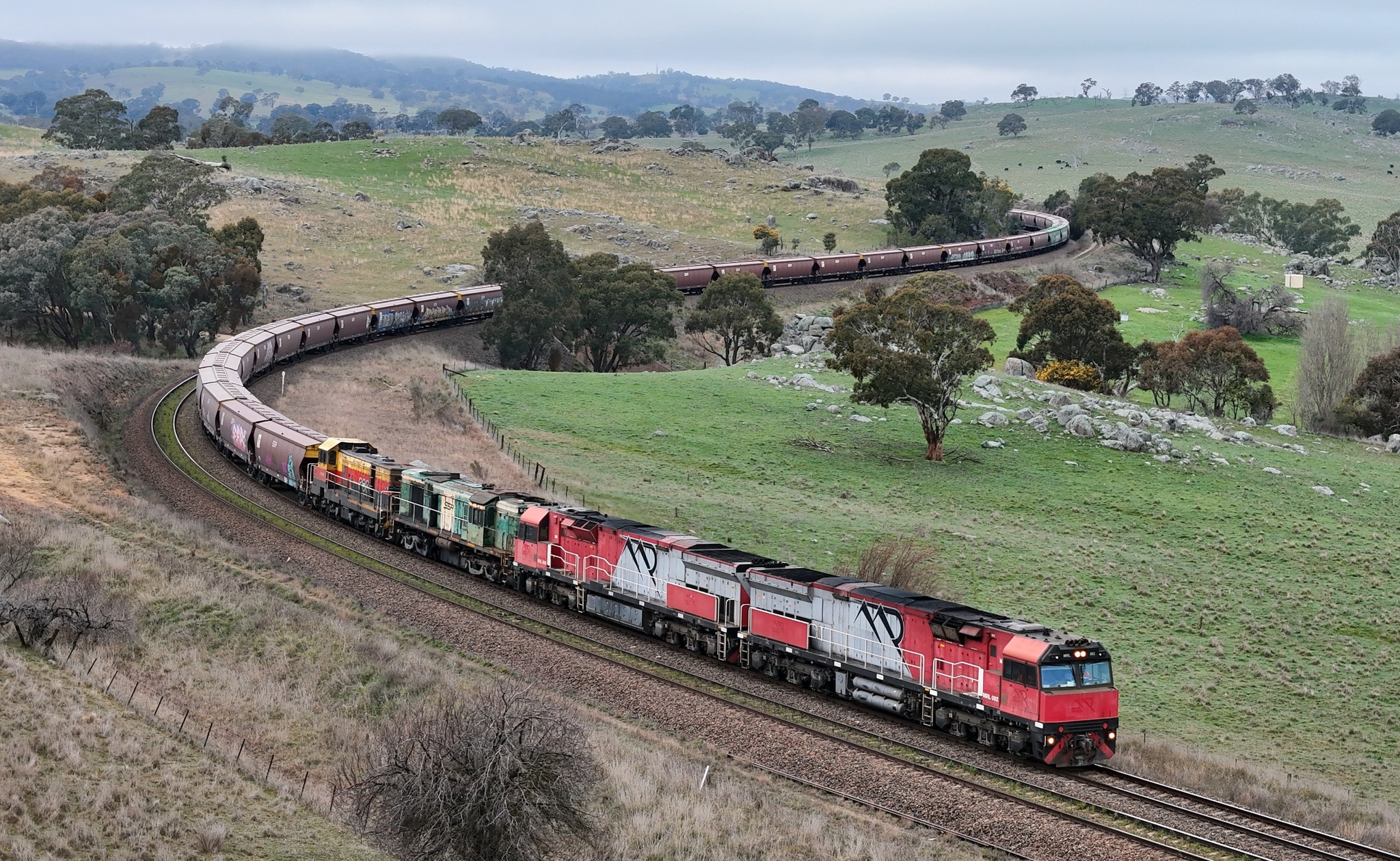 NSW Railways - Past and Present | Northbound QUBE mixed class ...