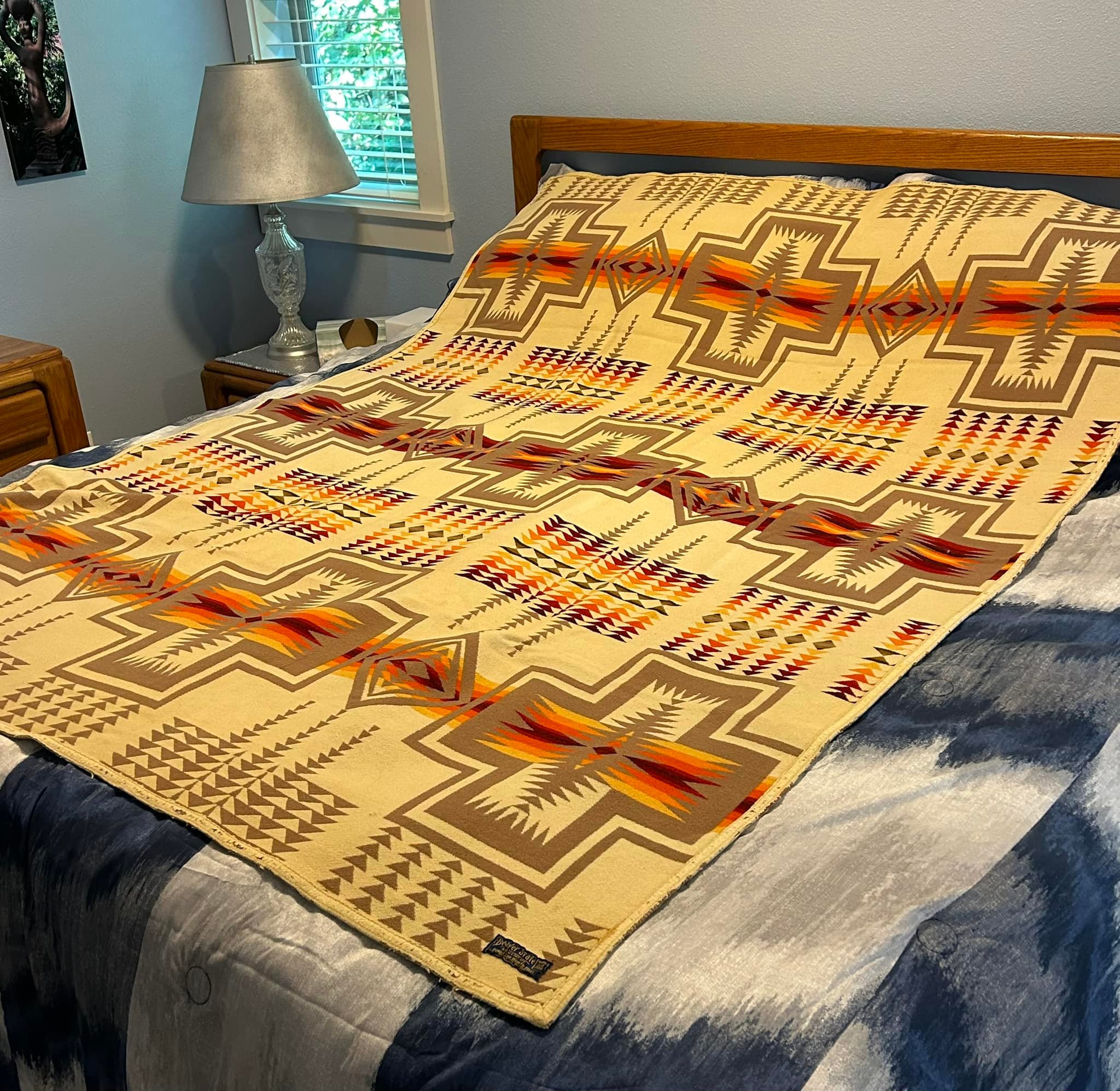 How to identify and value a vintage Beaver State blanket?