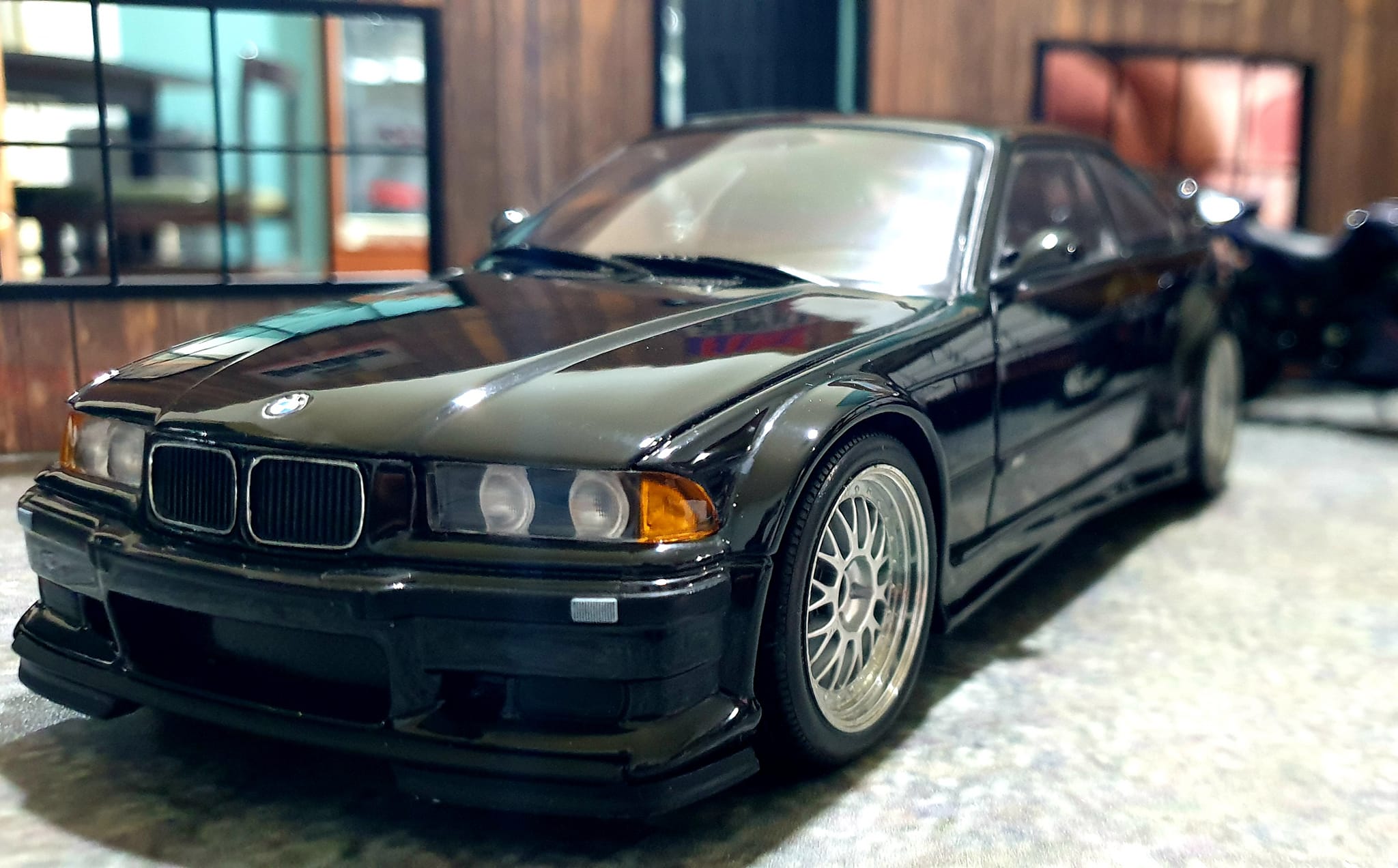 1:18 UT MODELS BMW E36 M3 GTR BLACK ?? (03 886080)