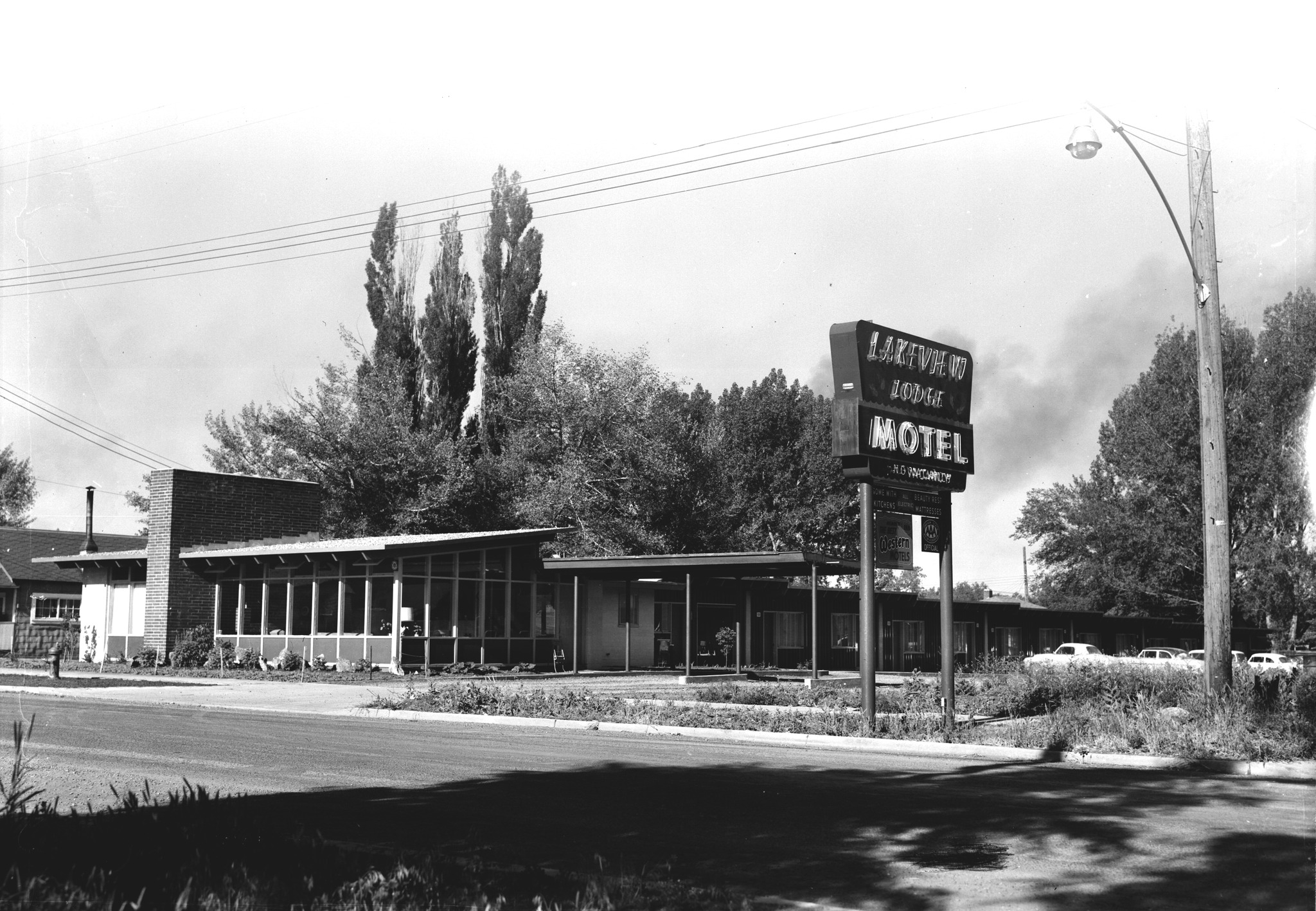 Pearl Ann Hall and Dr. Thomas Vinton Hall's history in Lakeview