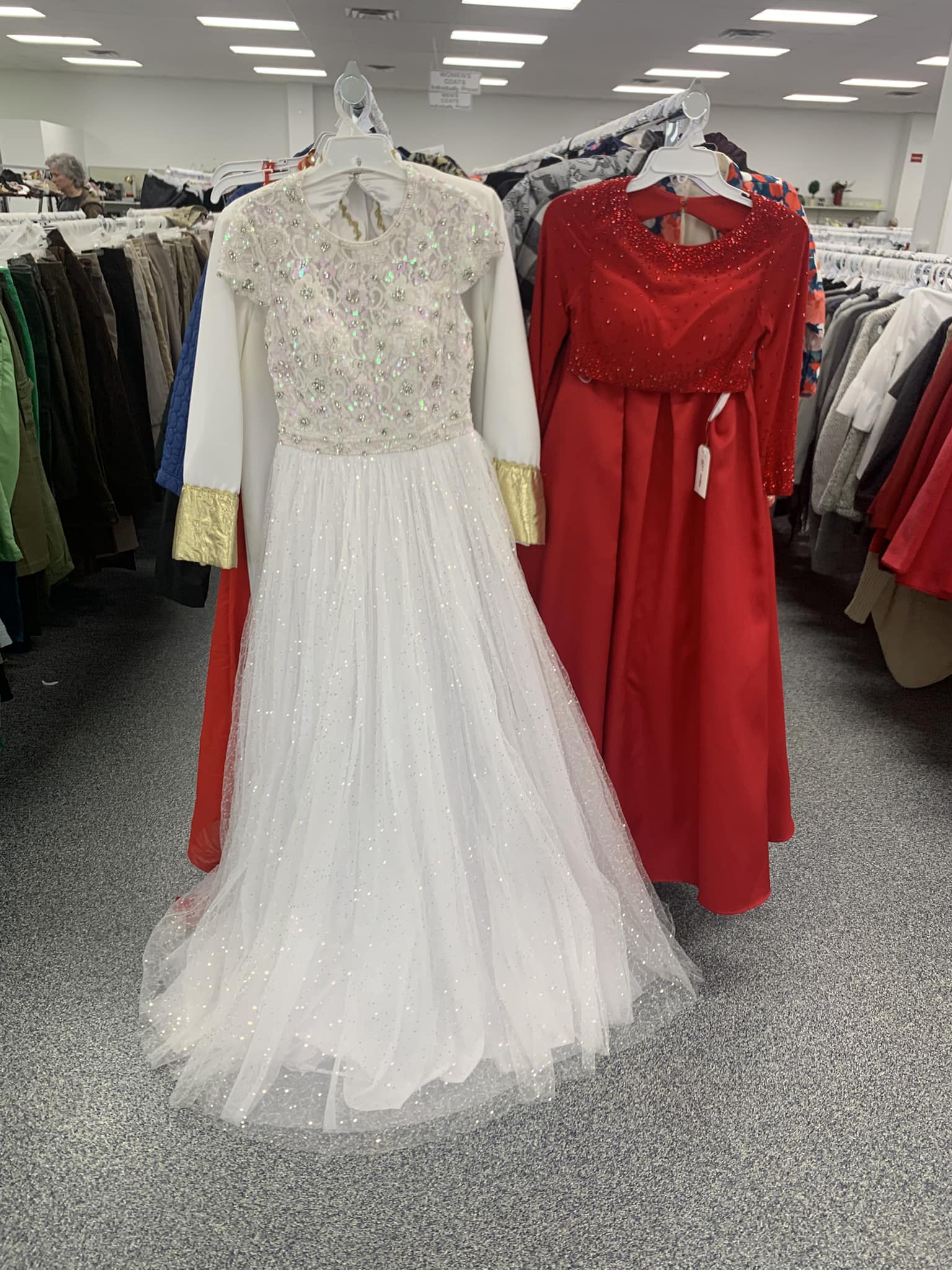 These gowns are just begging for a second chance at a dance! Prom dresses have arrived at Goodwill NNE and they are ready to be taken for a twirl! ✨💃🏽✨ #goodwillnne #prom #