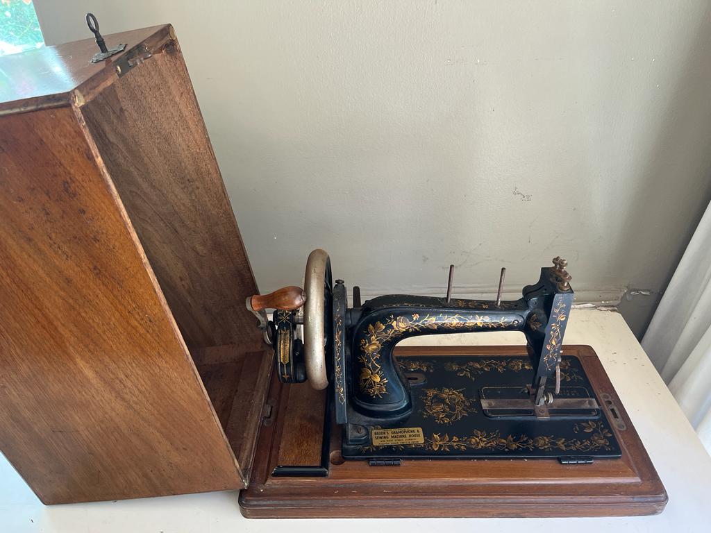 Hi there, I've recently purchased this lovely Harris Family No.2