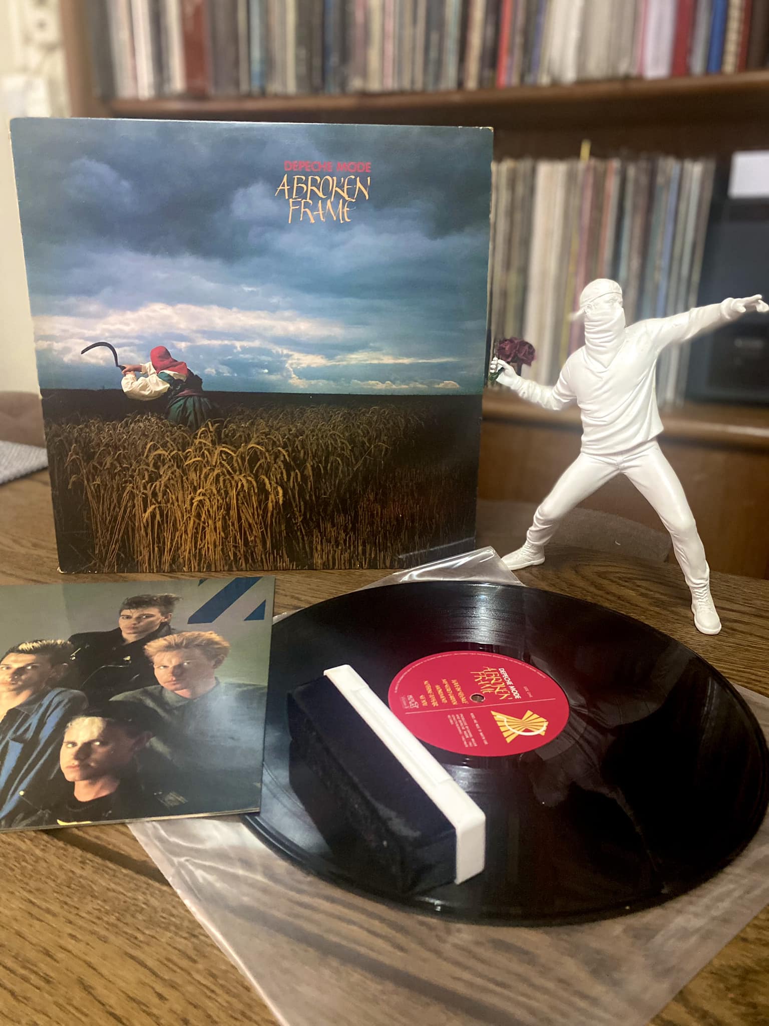 Depeche mode - a broken frame LP $180 Uk Vinyl Vg++ condition