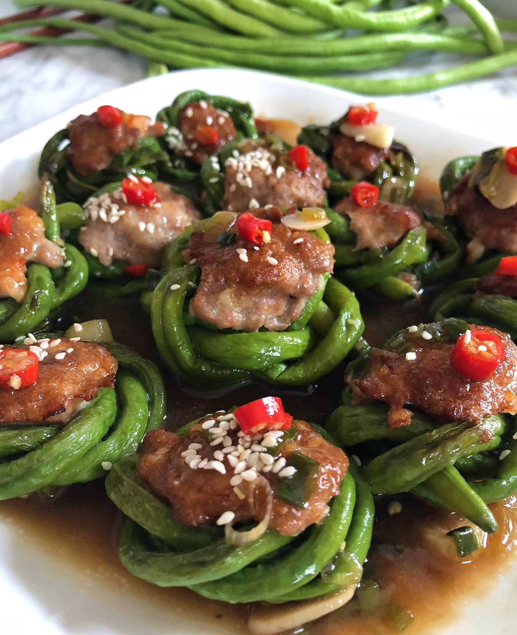 Fermented black beans with minced meat goes well with warm