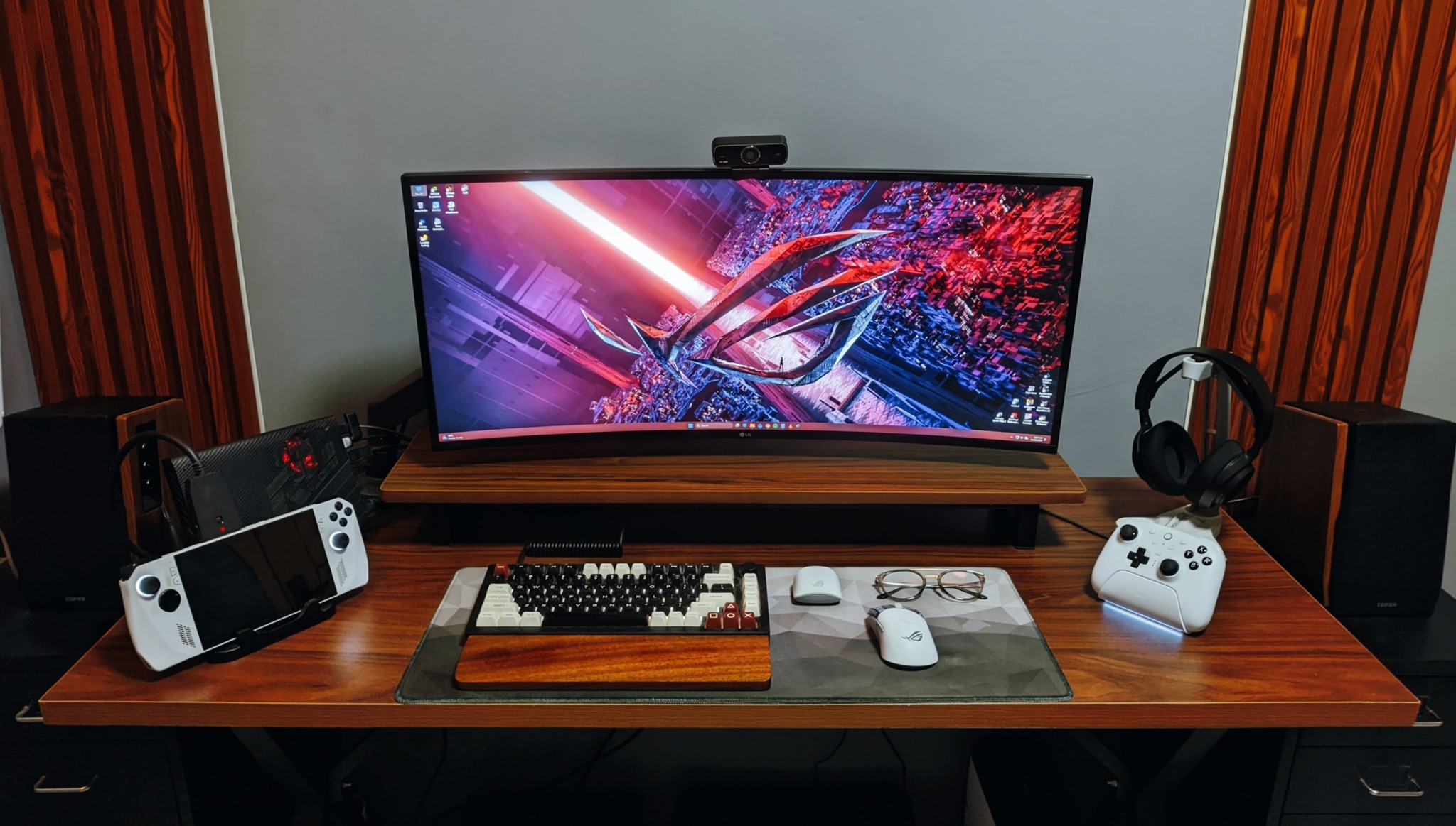 Rog ally with xg mobile rtx 4090 gaming setup