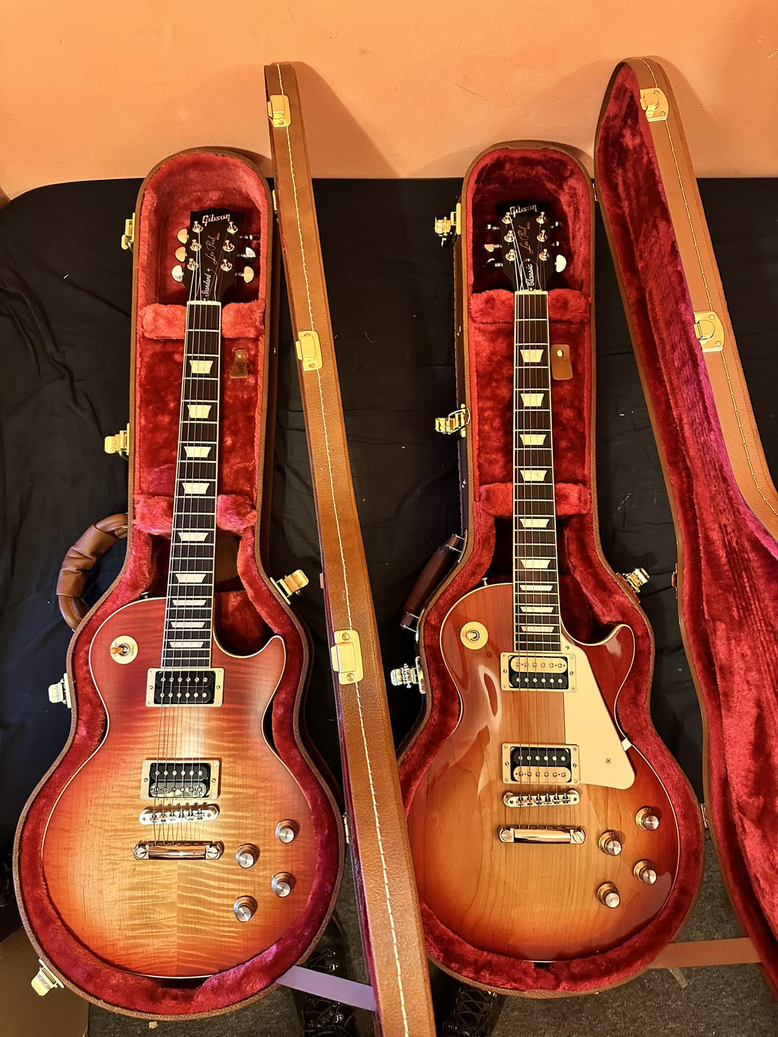 Gibson Les Paul Classic vs Standard comparison